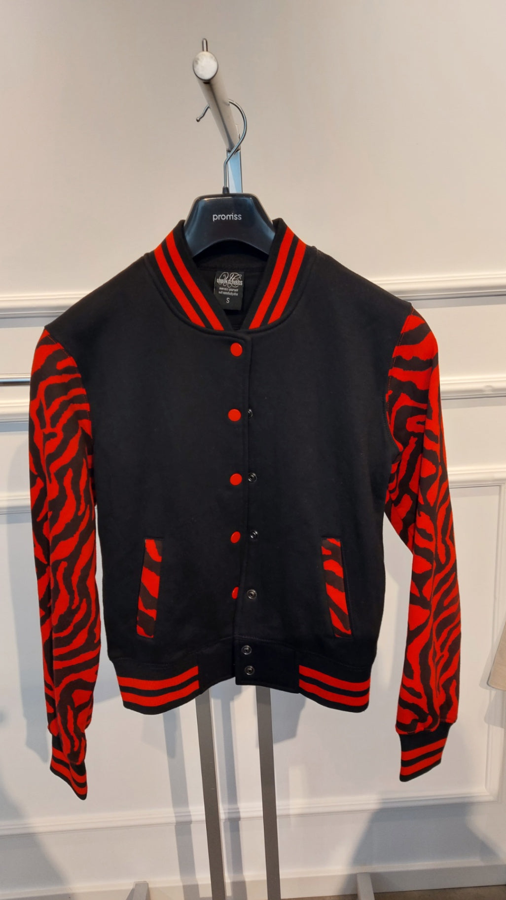 Urban classics Jacke Schwarz und Rot