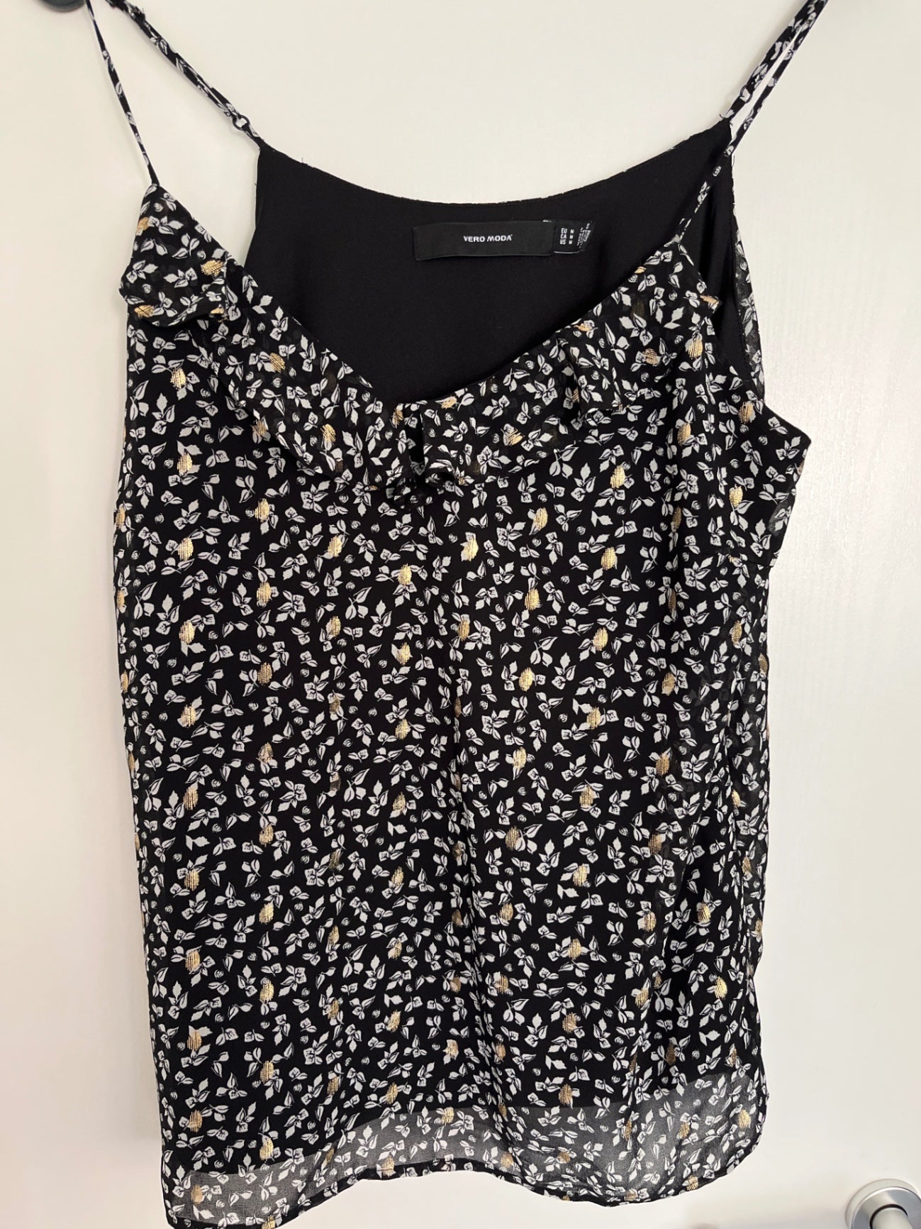 M Vero Moda Top Schwarz mit Blumenmuster