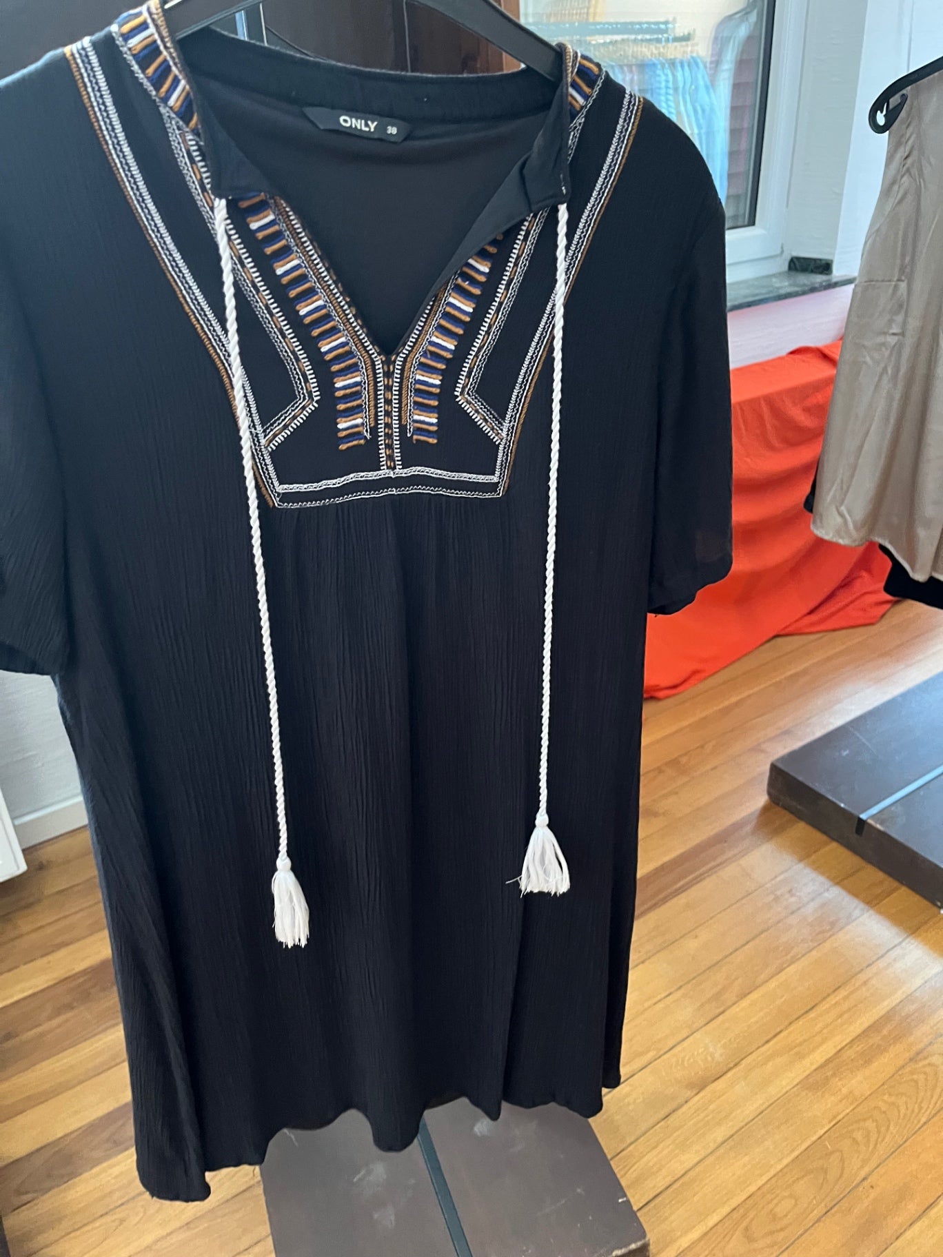 Only Kleid Schwarz Kordel