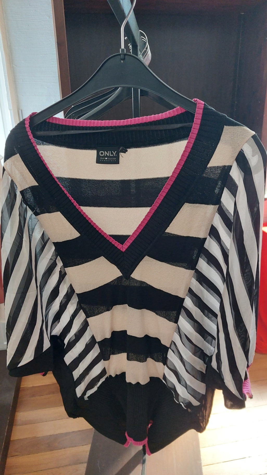 ONLY Pullover Schwarz und Weiß mit Rosa