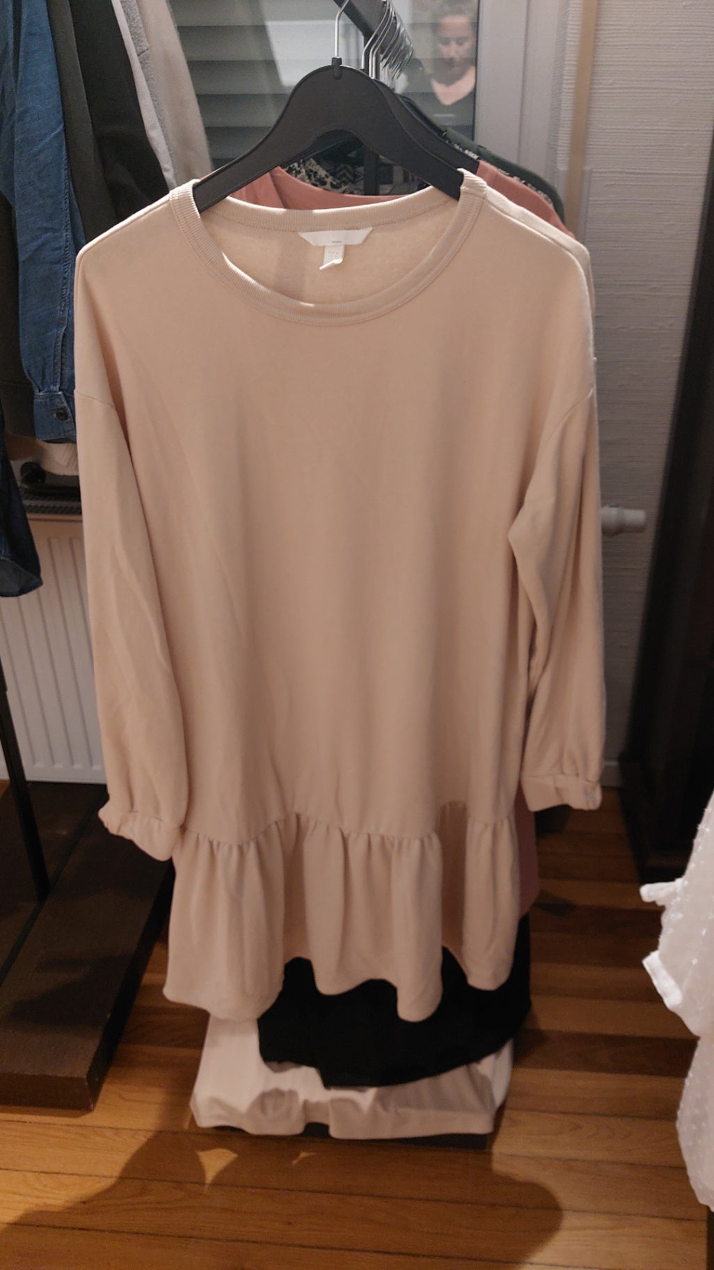 HM Mama Kleid Beige