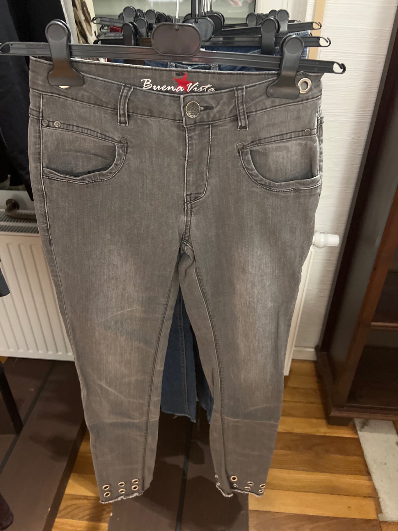 Buena Vista Jeans Grau