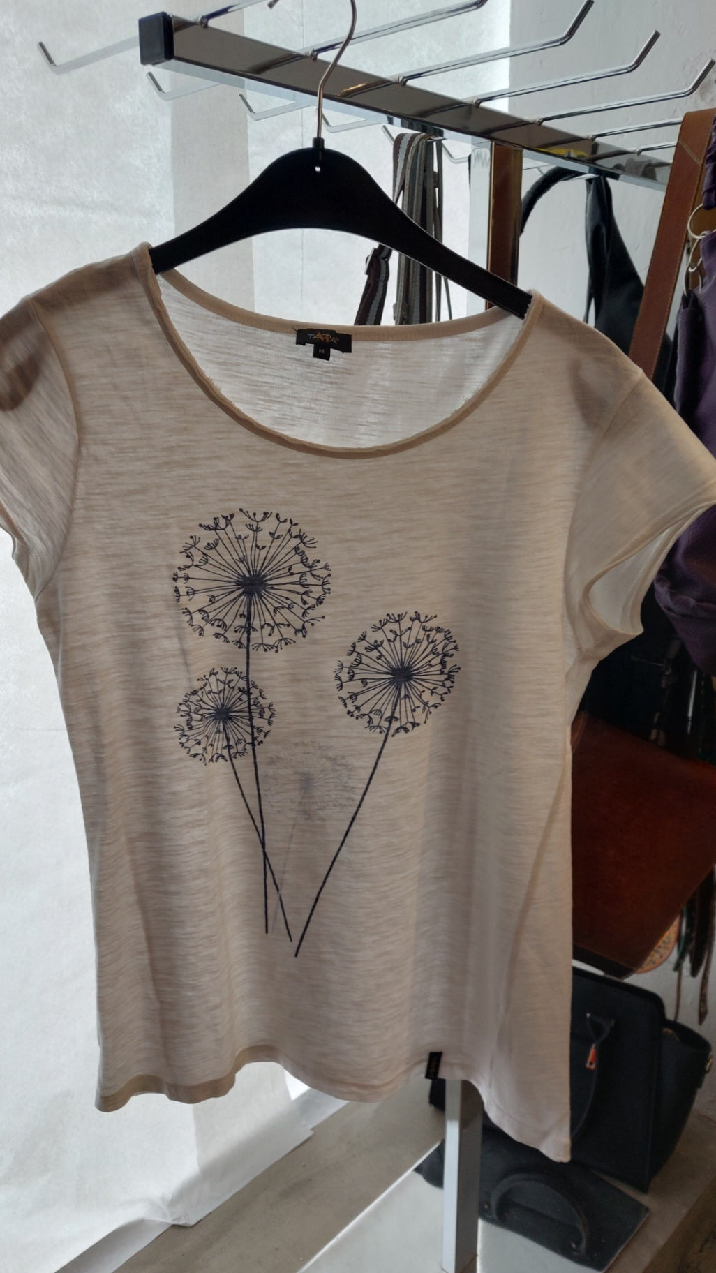 Tara M T-Shirt Weiß mit blauen Blumen