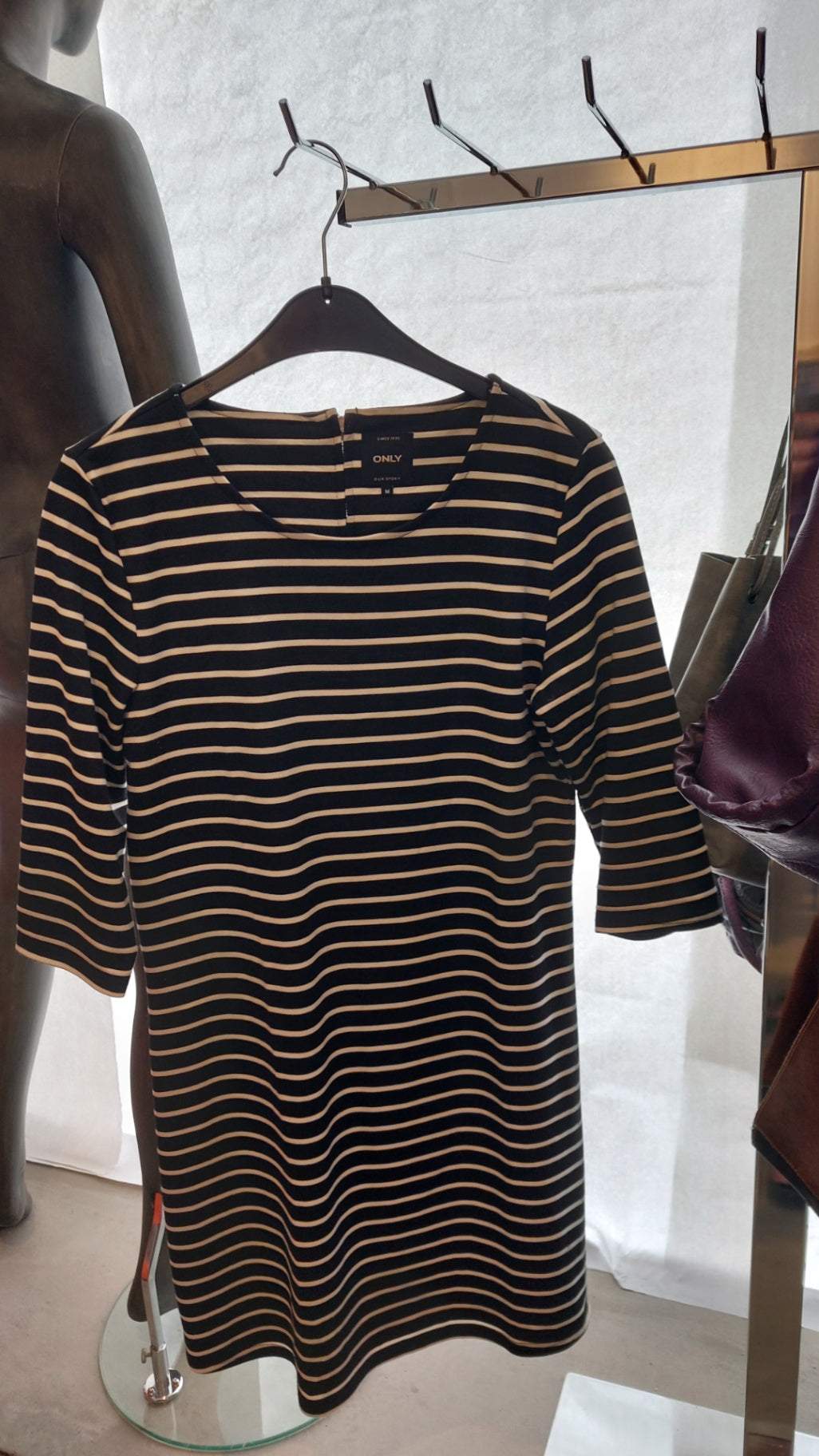 Only Kleid Schwarz und Weiß gestreift