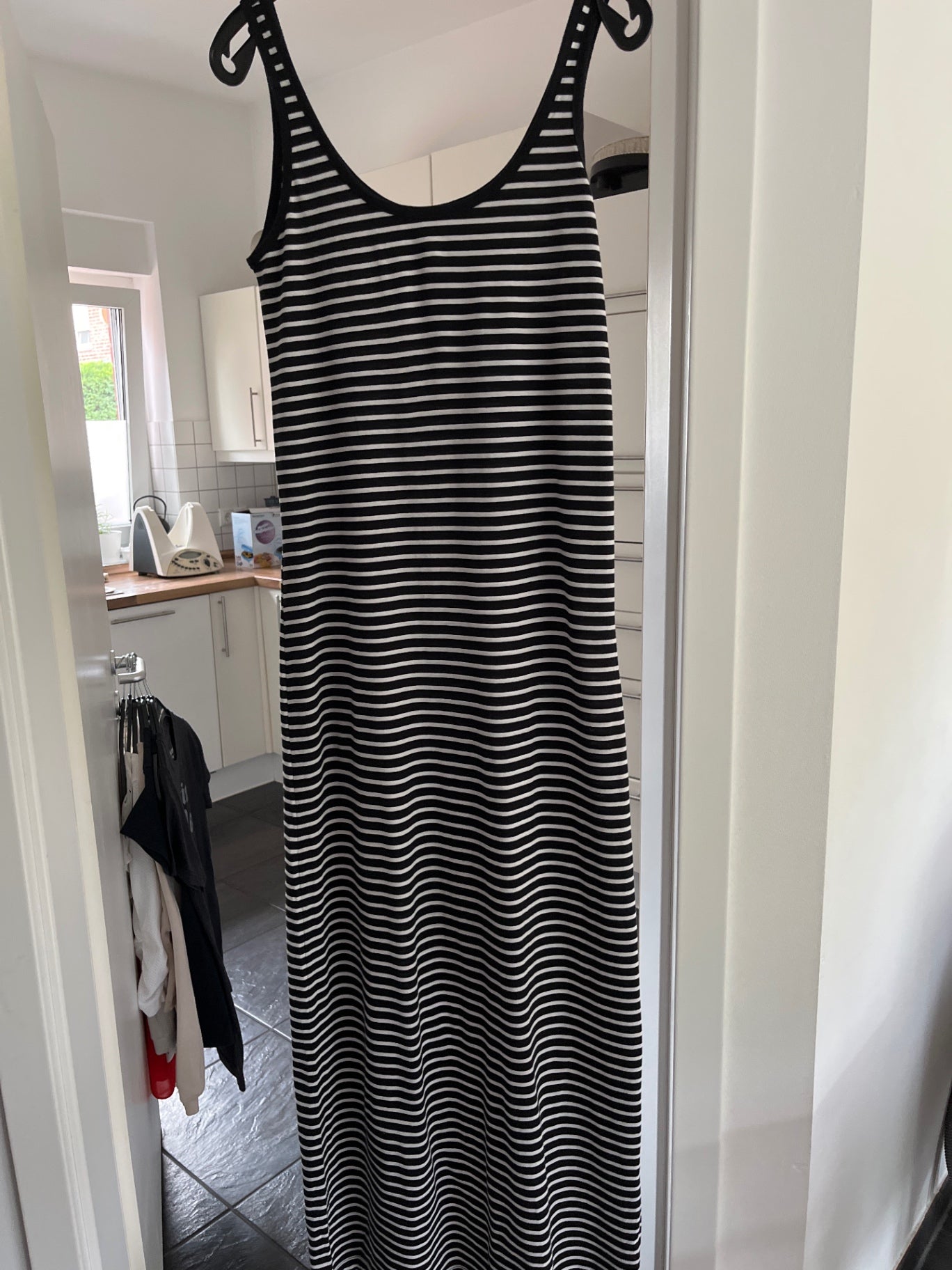 Unbekannt Kleid Schwarz-Weiß gestreift