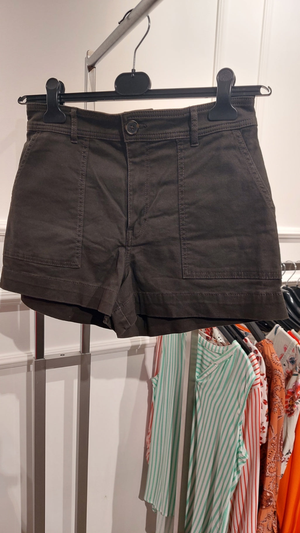 HM Shorts Dunkelbraun