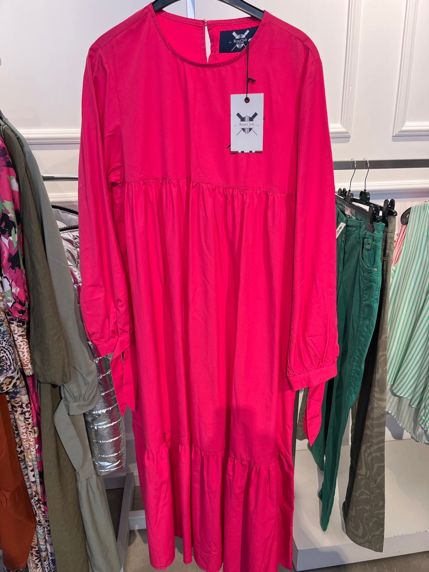 Row Club Kleid Pink