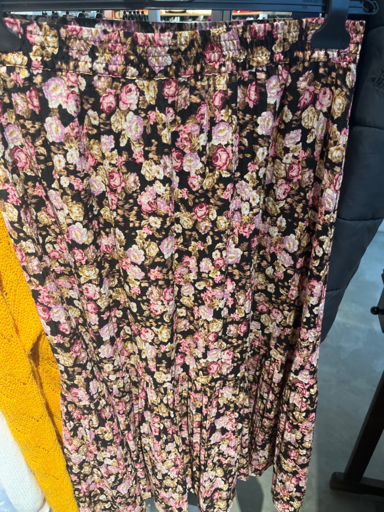 H&M Maxirock Schwarz mit Blumenmuster