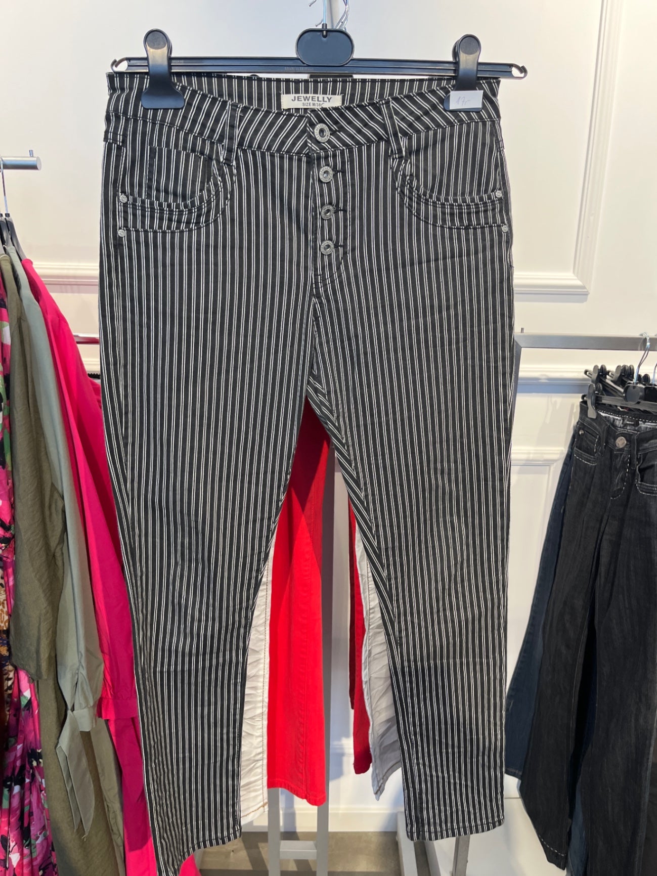 Jewelly Jeans Schwarz mit weißen Streifen
