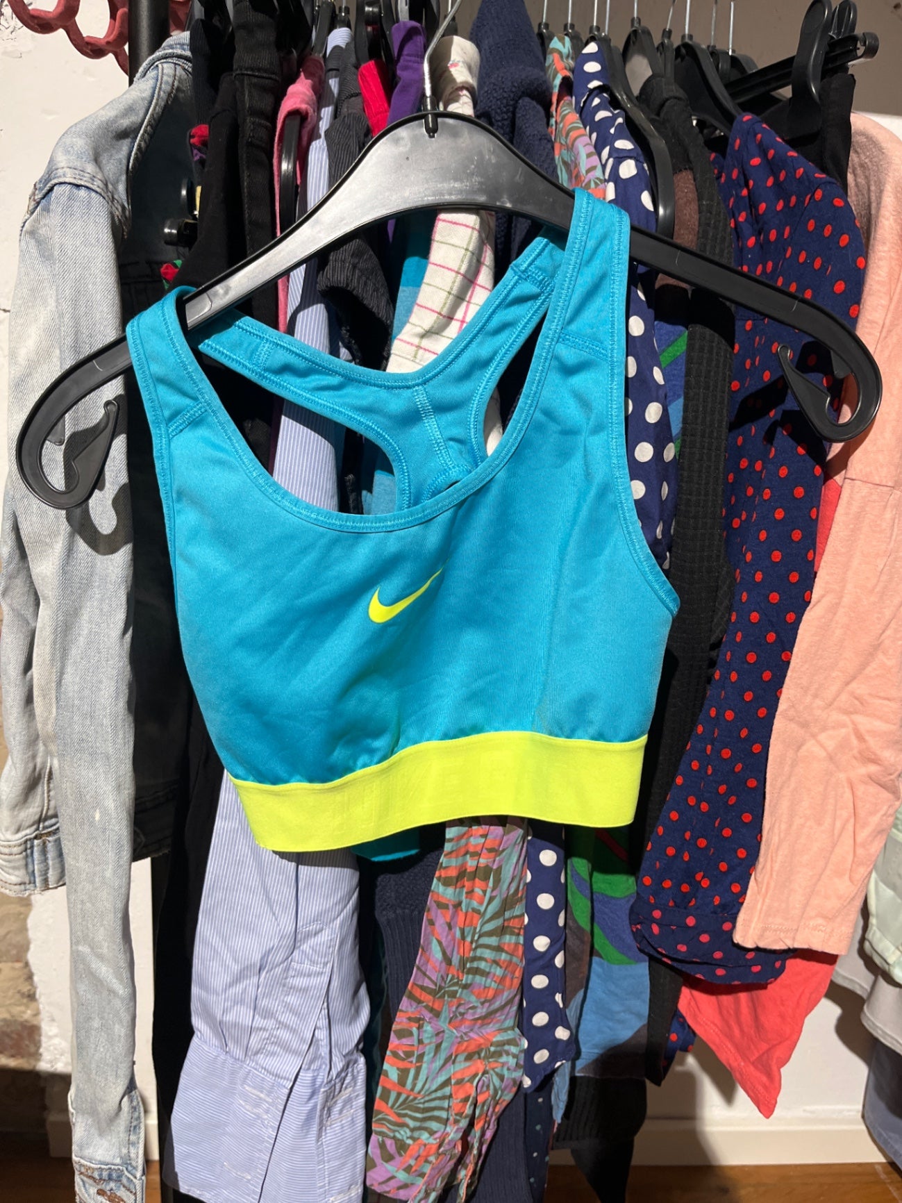 Nike Sport-BH Blau und Gelb