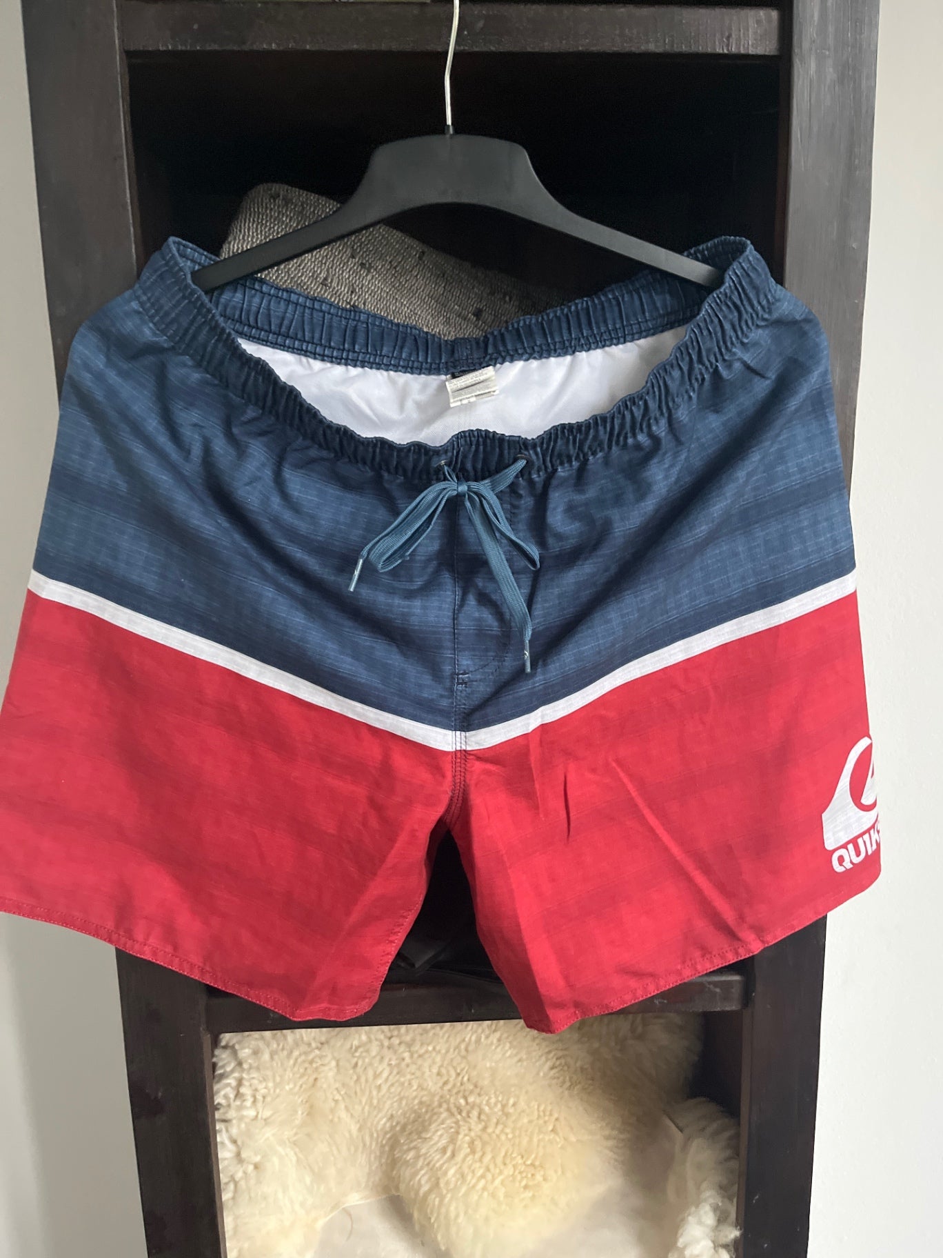 Quiksilver Badeshorts Blau und Rot