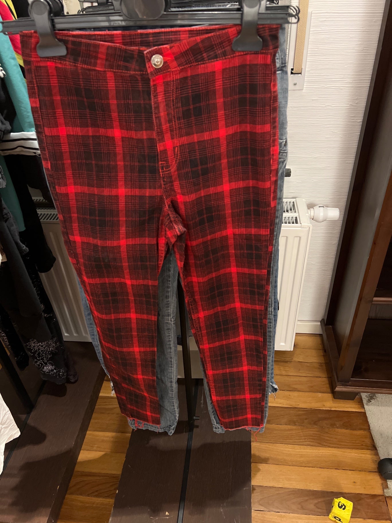H&M Hose Rot und Schwarz