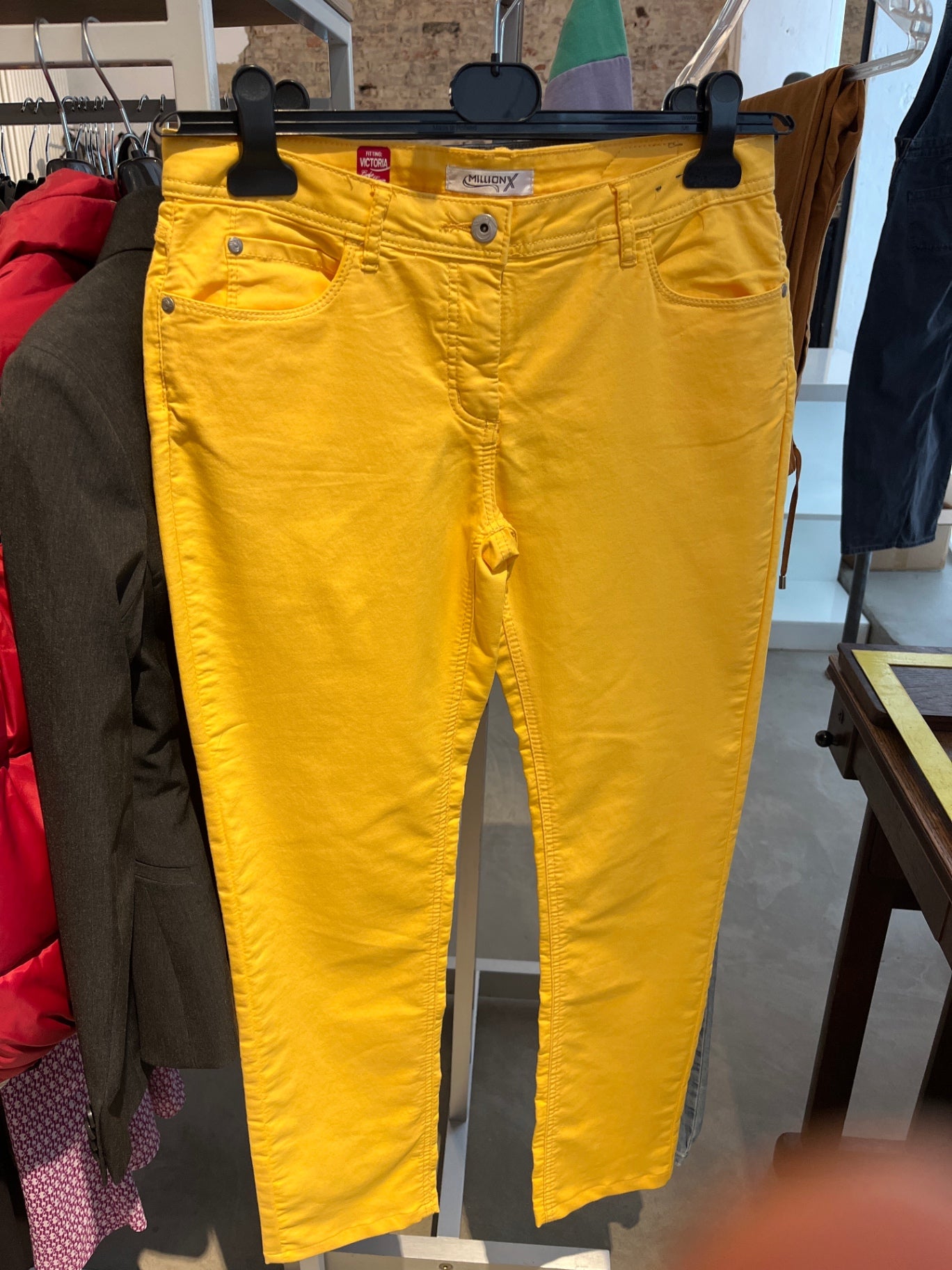 MillionX Hose Gelb