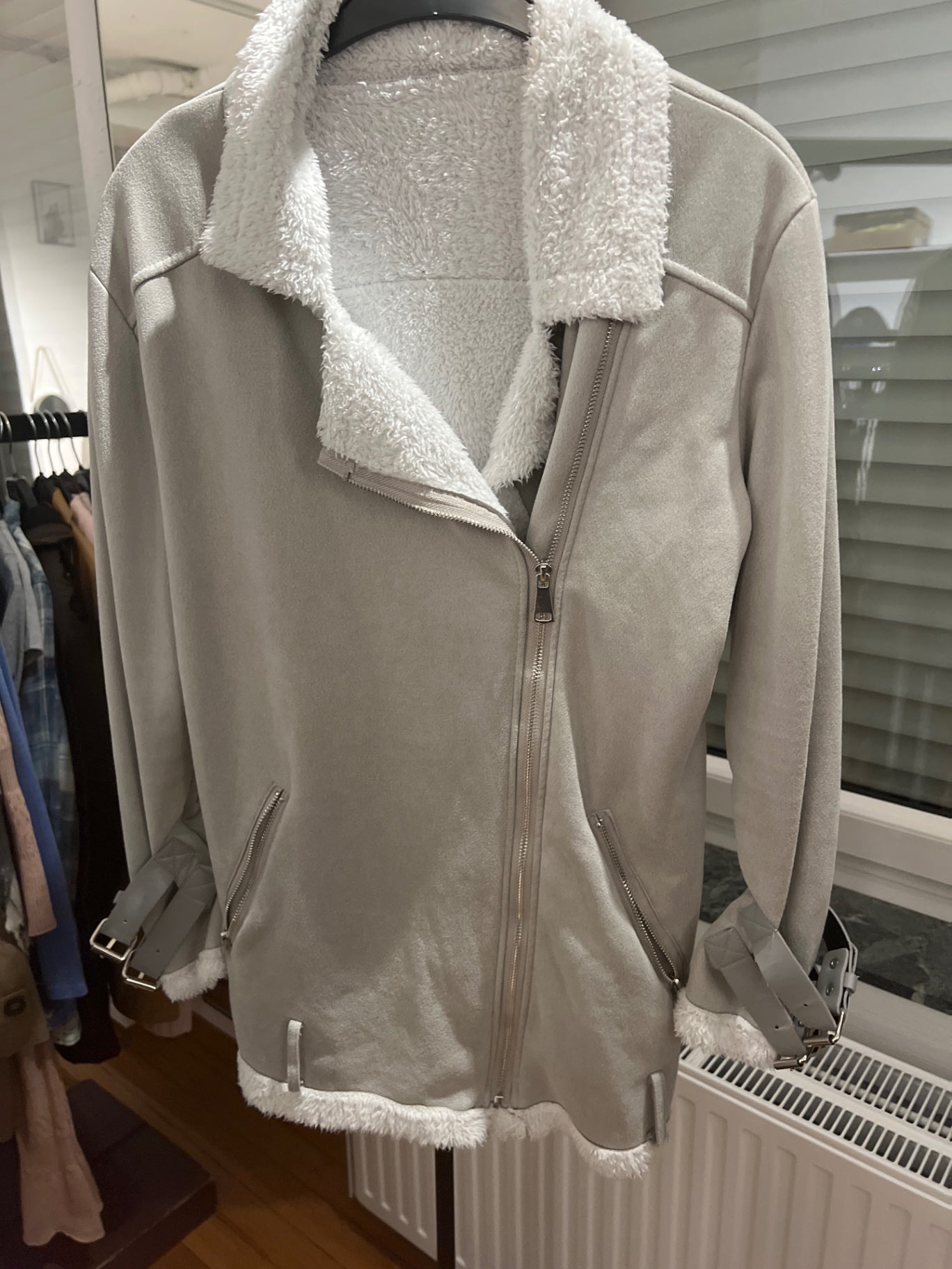 Jacke Grau