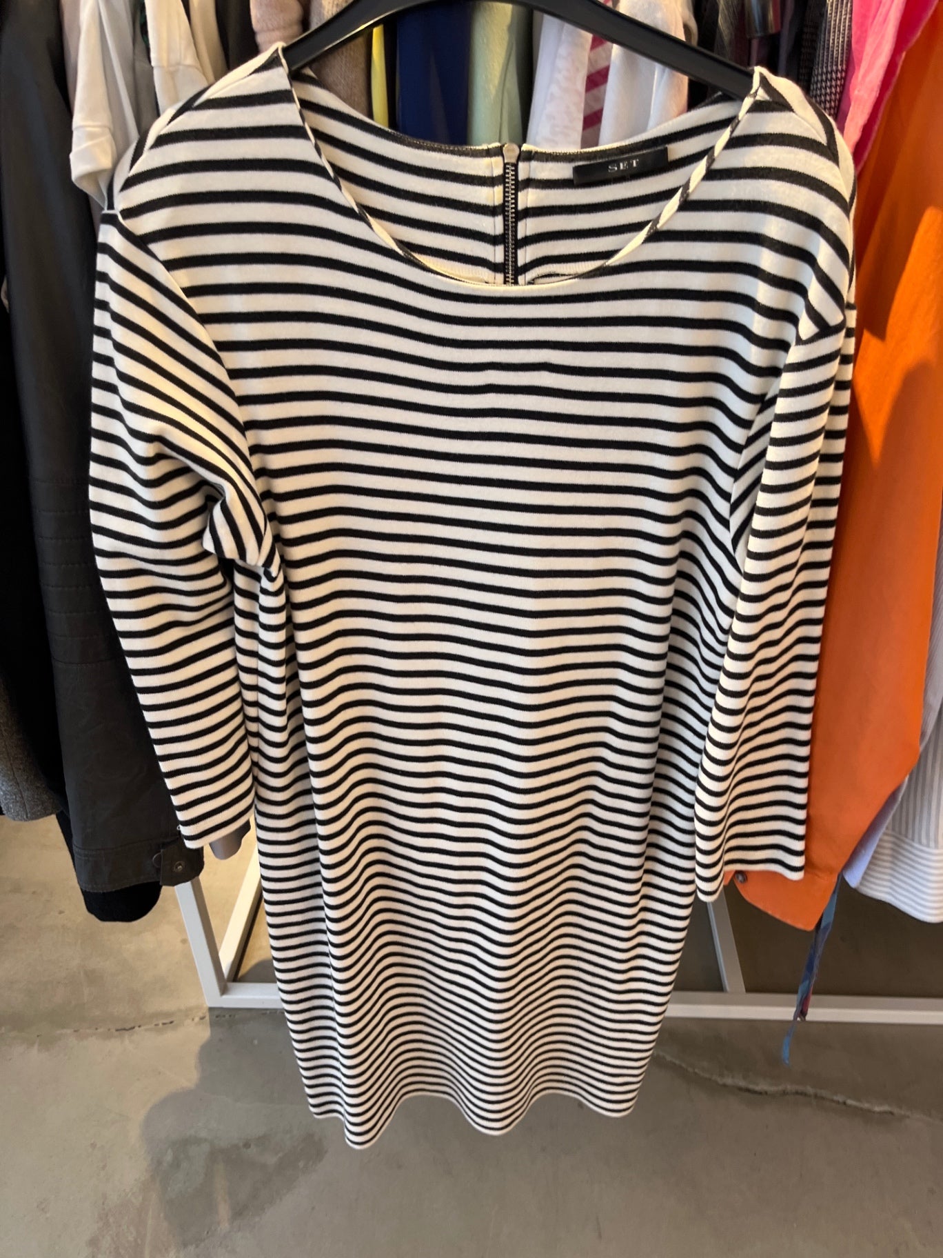 SET Kleid Schwarz-Weiß gestreift