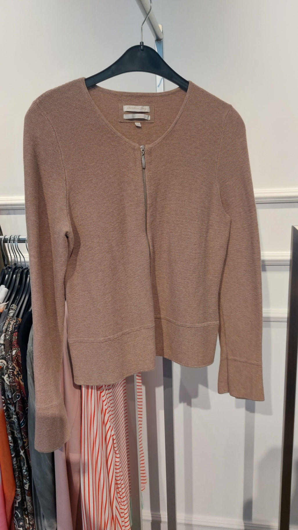 Christian Berg Woman Strickjacke Hellbraun