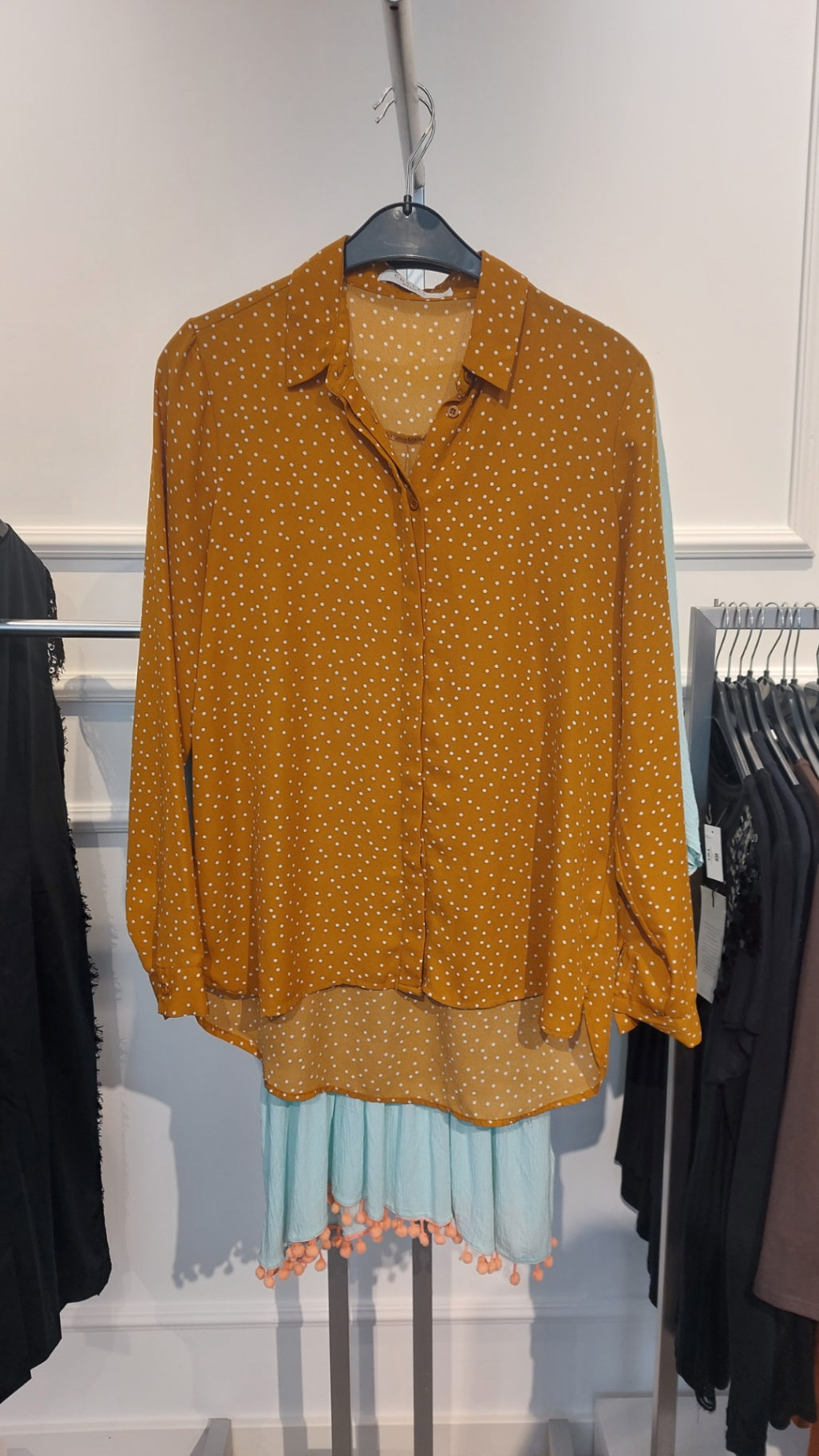 Costes Bluse Senf mit weißen Punkten