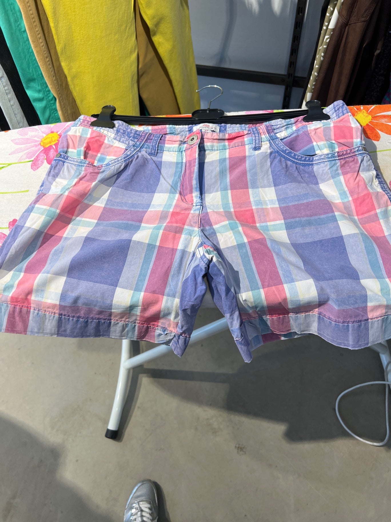 s.Oliver Kurze Hose Mehrfarbig (Kariert in Blau, Rosa und Weiß)