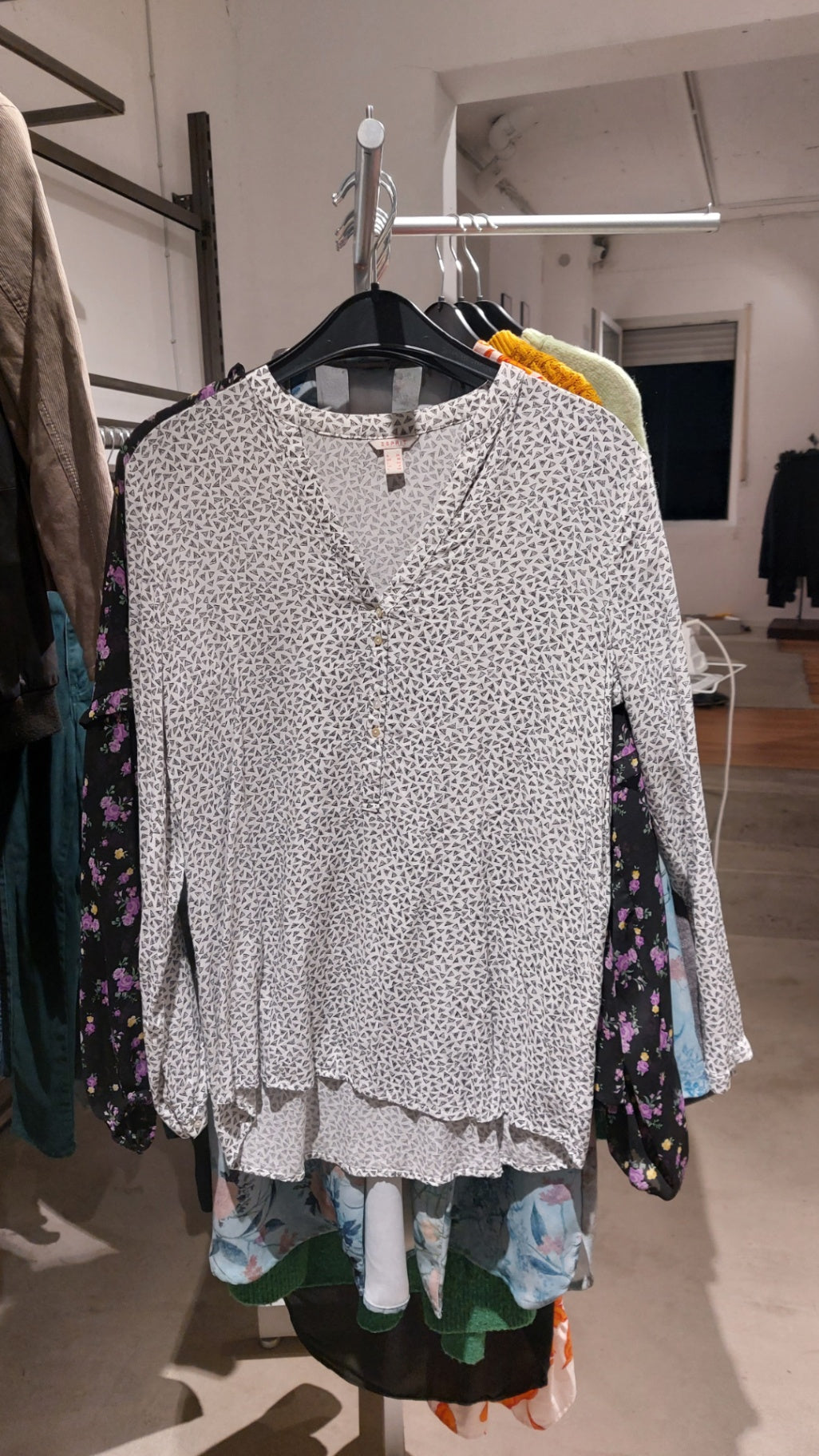 Esprit Bluse Weiß mit schwarzen Mustern