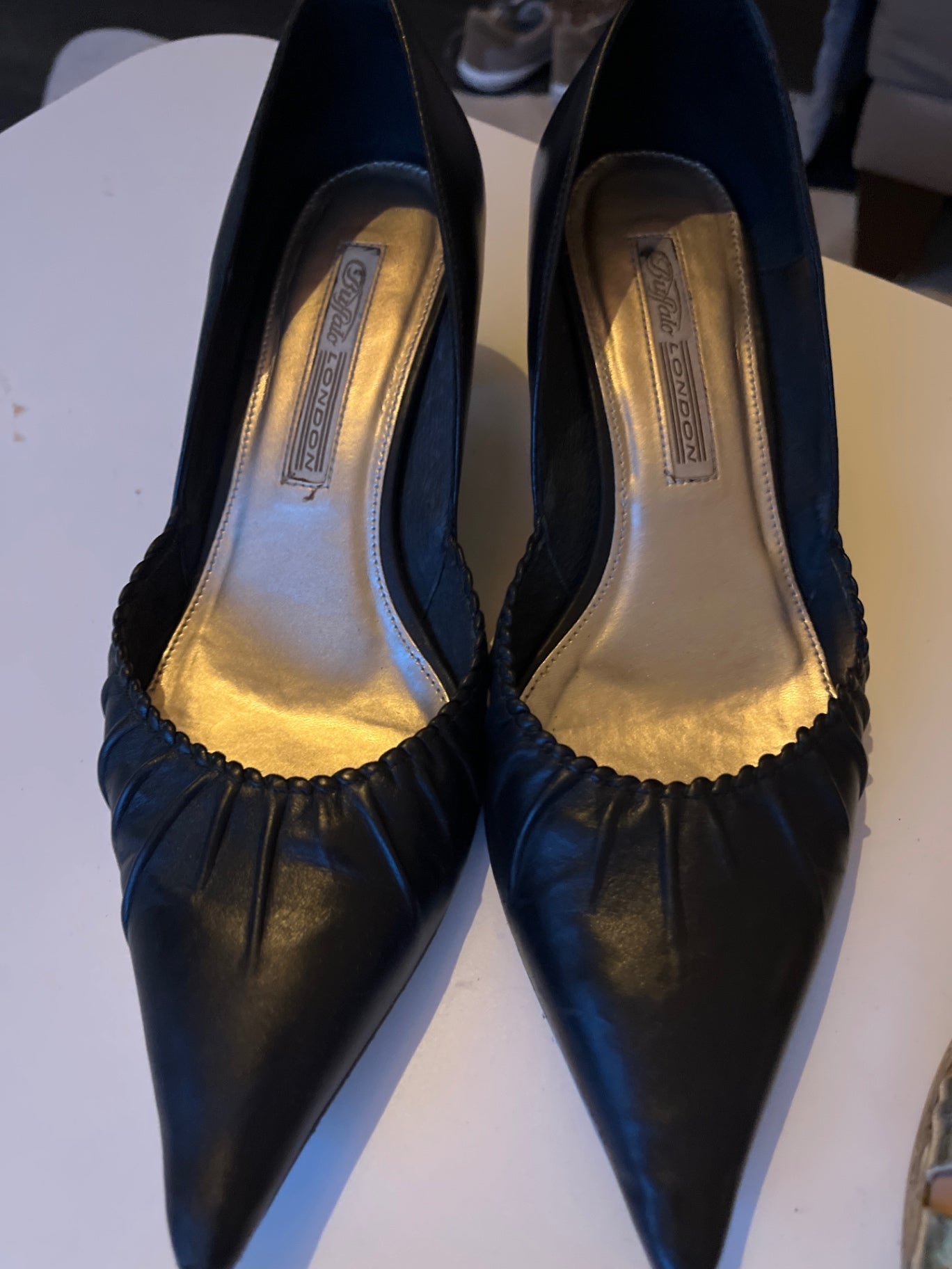 Buffalo Pumps Schwarz
