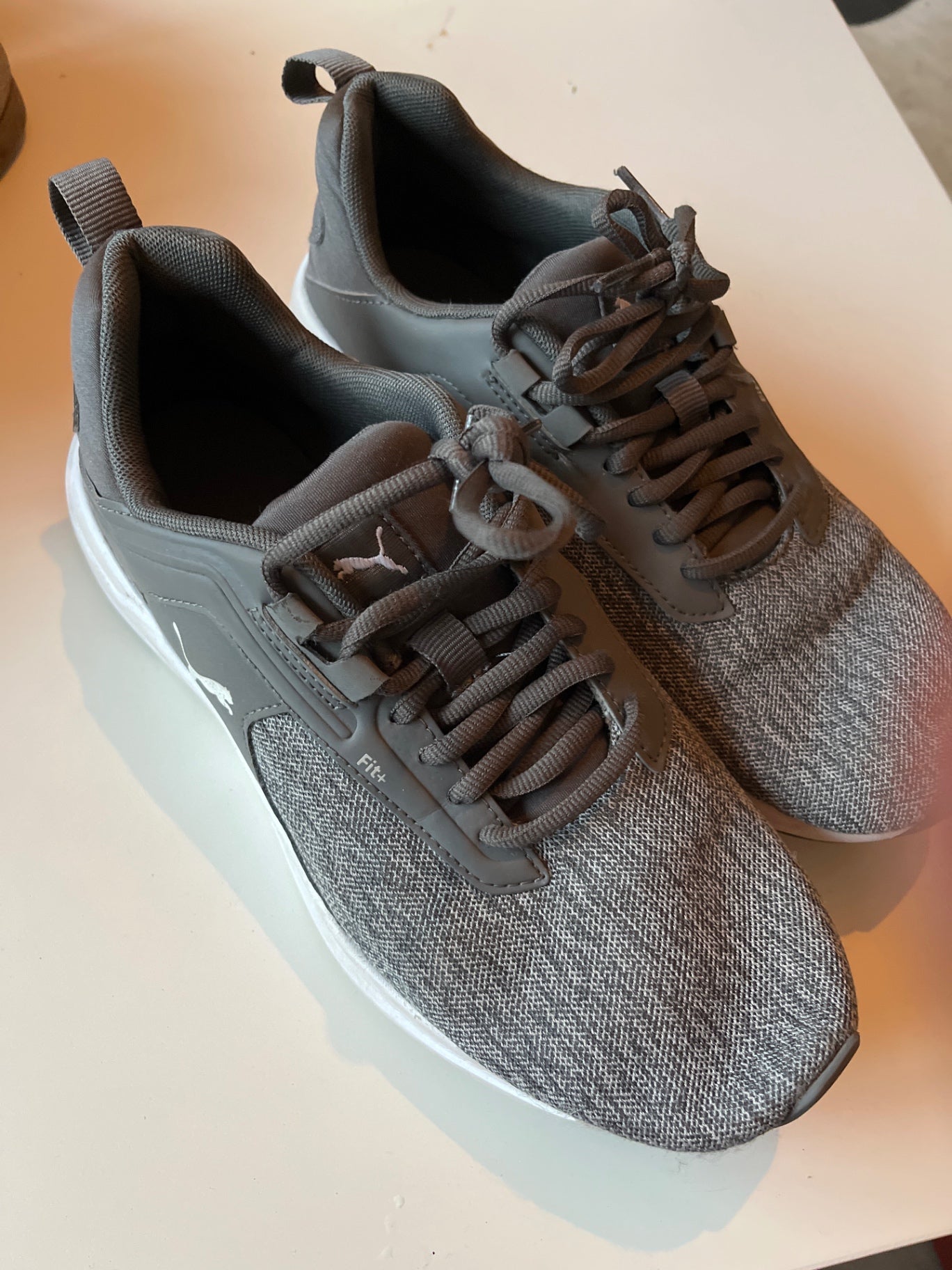 Puma Schuhe Grau