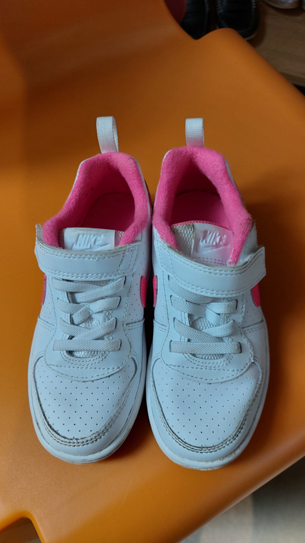 Nike Schuhe Weiß und Pink