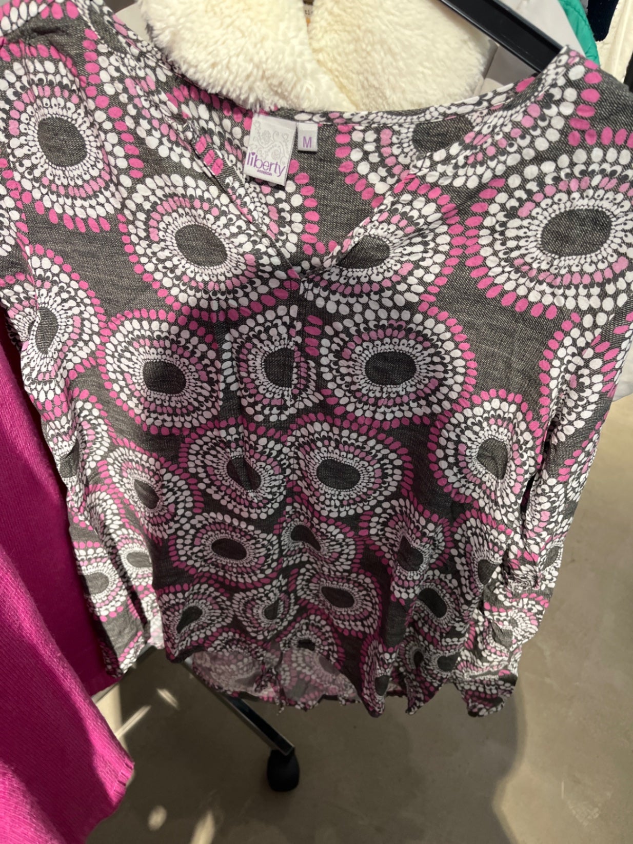 Liberty Bluse Grau, Pink und Weiß