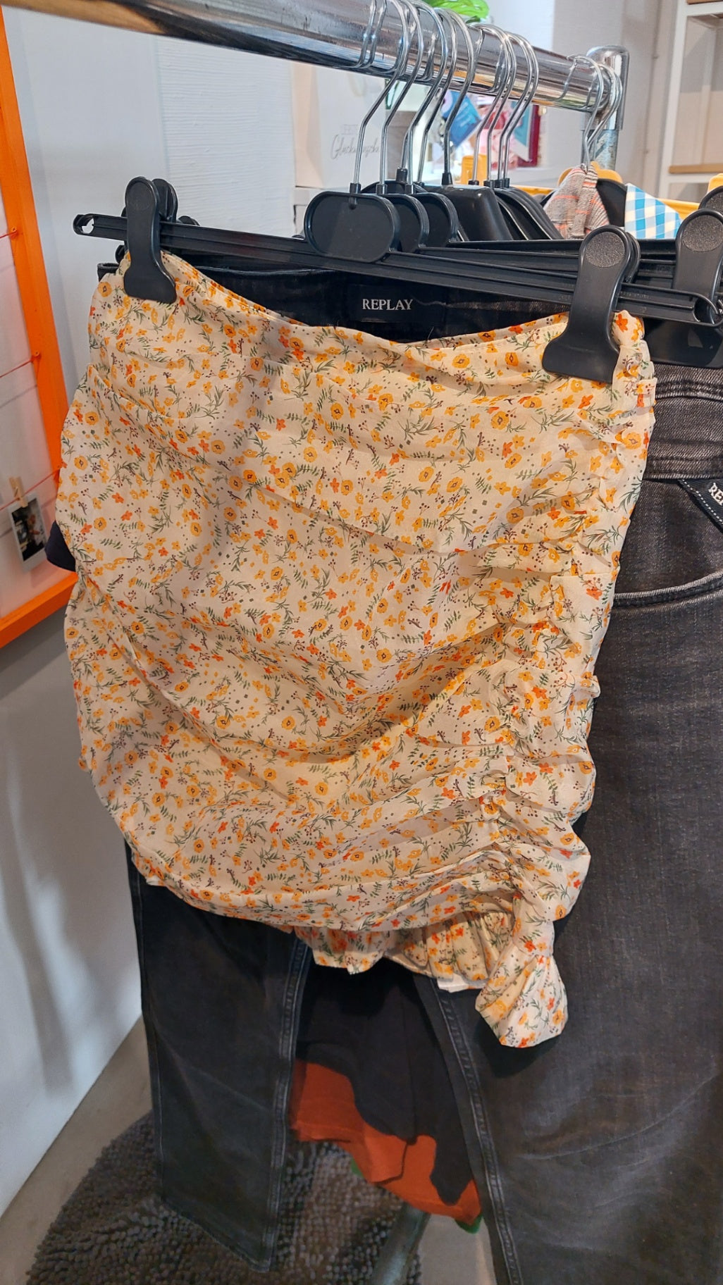 Skylar Rose Rock Gelb mit Blumenmuster