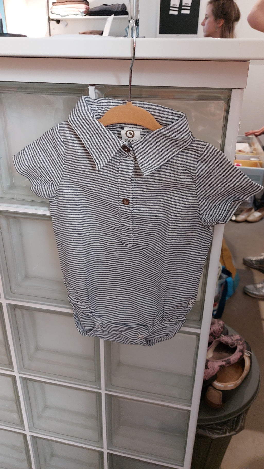 N/A Babybody Weiß mit blauen Streifen