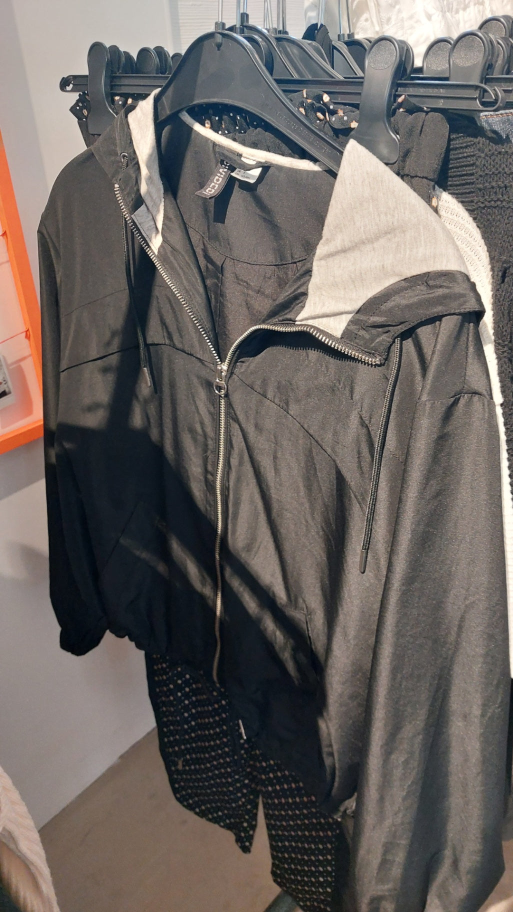 DIVIDED Jacke Schwarz