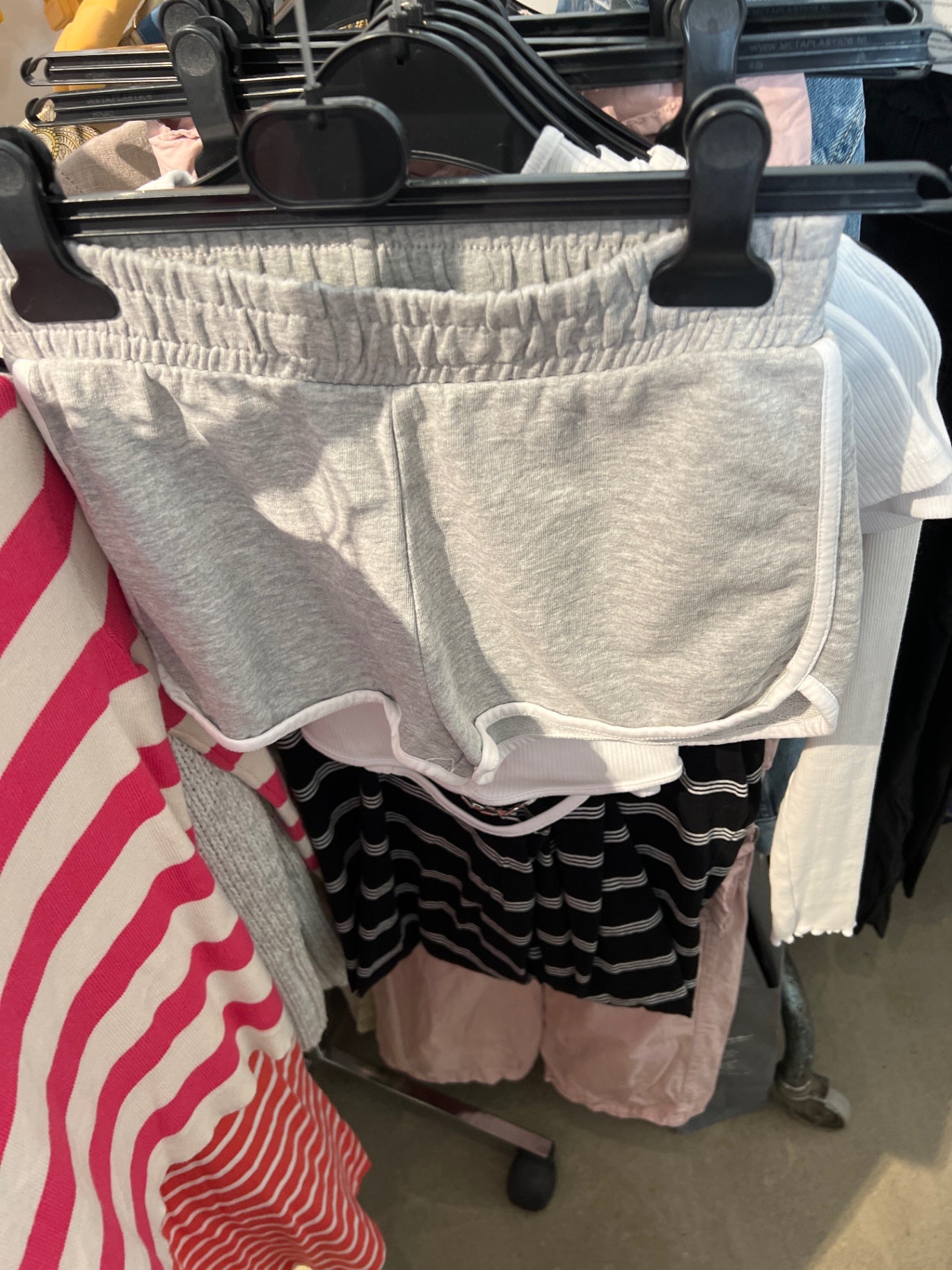 Fishbone Sister Shorts Grau