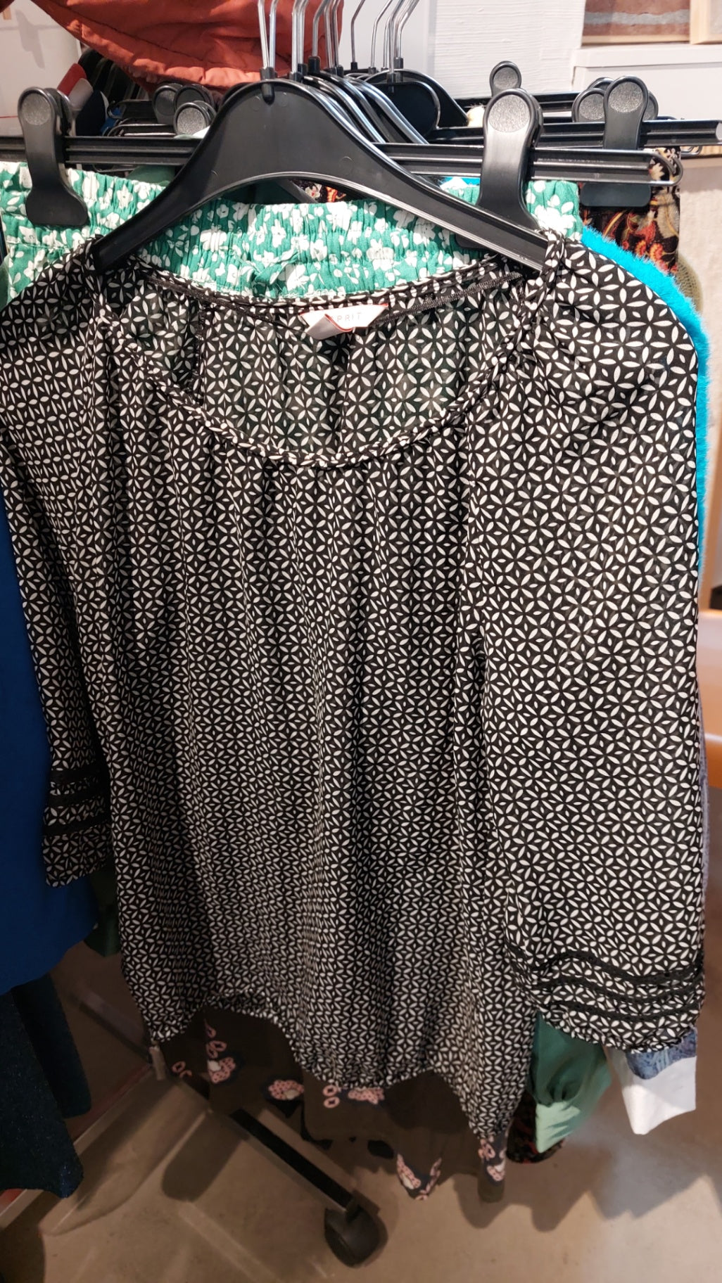 Esprit Bluse Schwarz mit weißem Muster