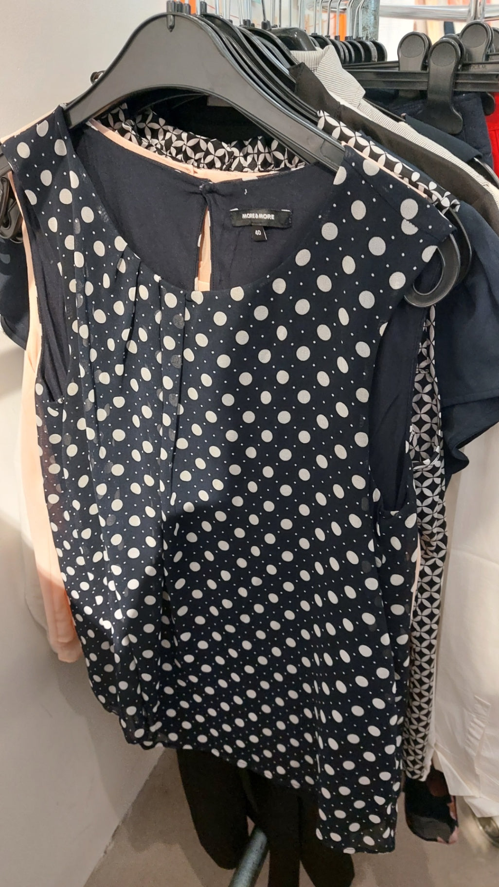 More & More Bluse Schwarz mit weißen Punkten