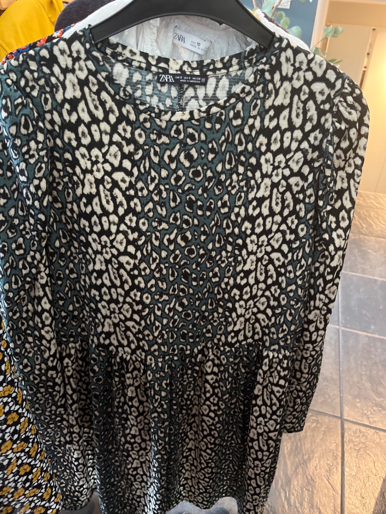 Zara Kleid Türkis, Schwarz Leo