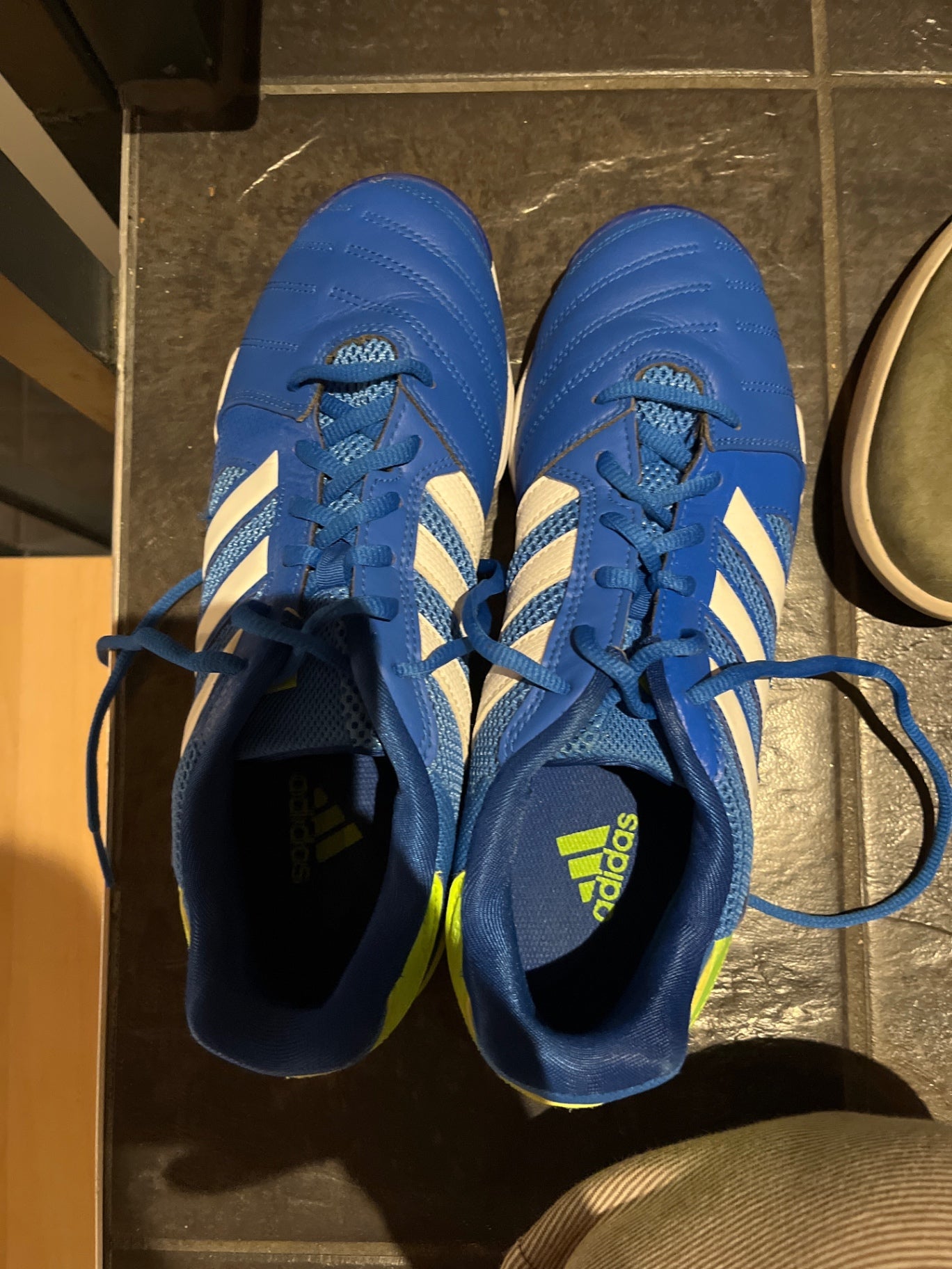 Adidas Fußballschuhe Hallenschuhe Blau