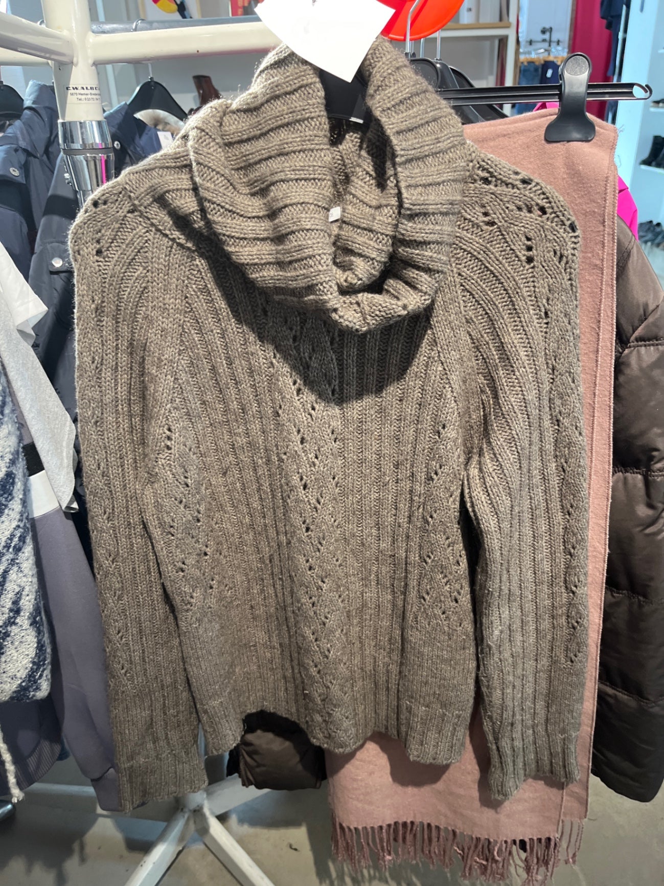 Turn Over Pullover Grau