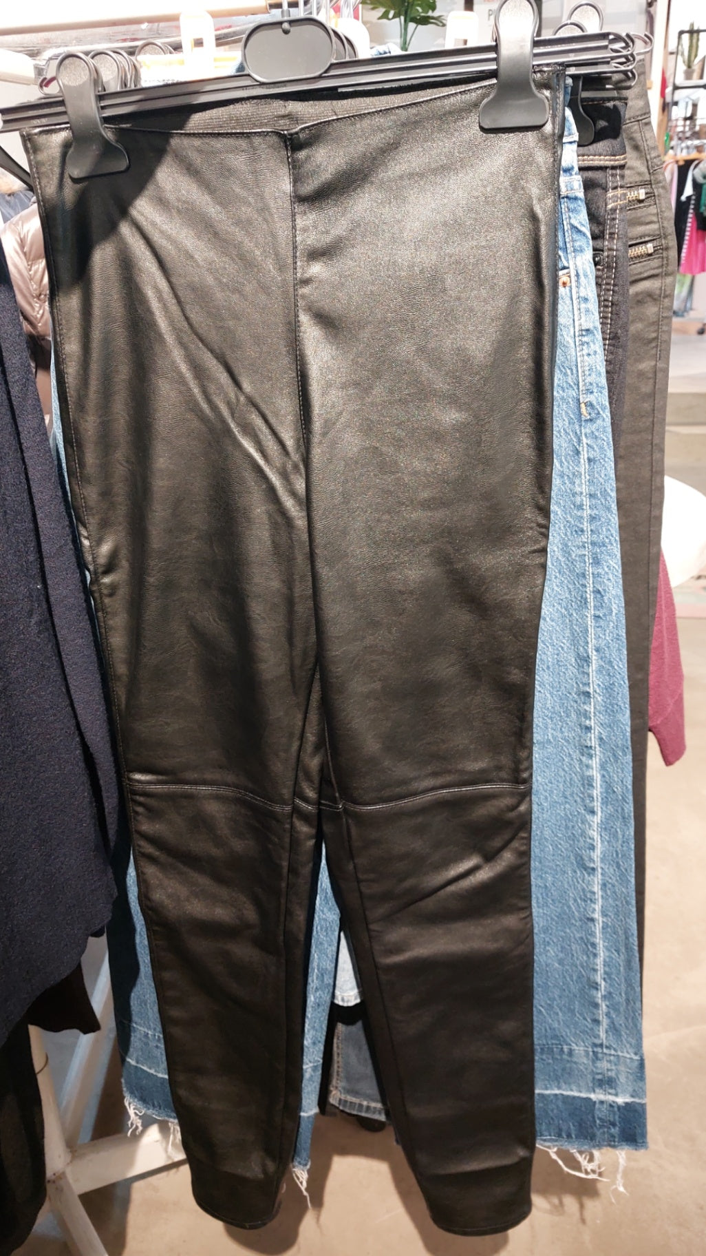 DIVIDED Leggings Schwarz