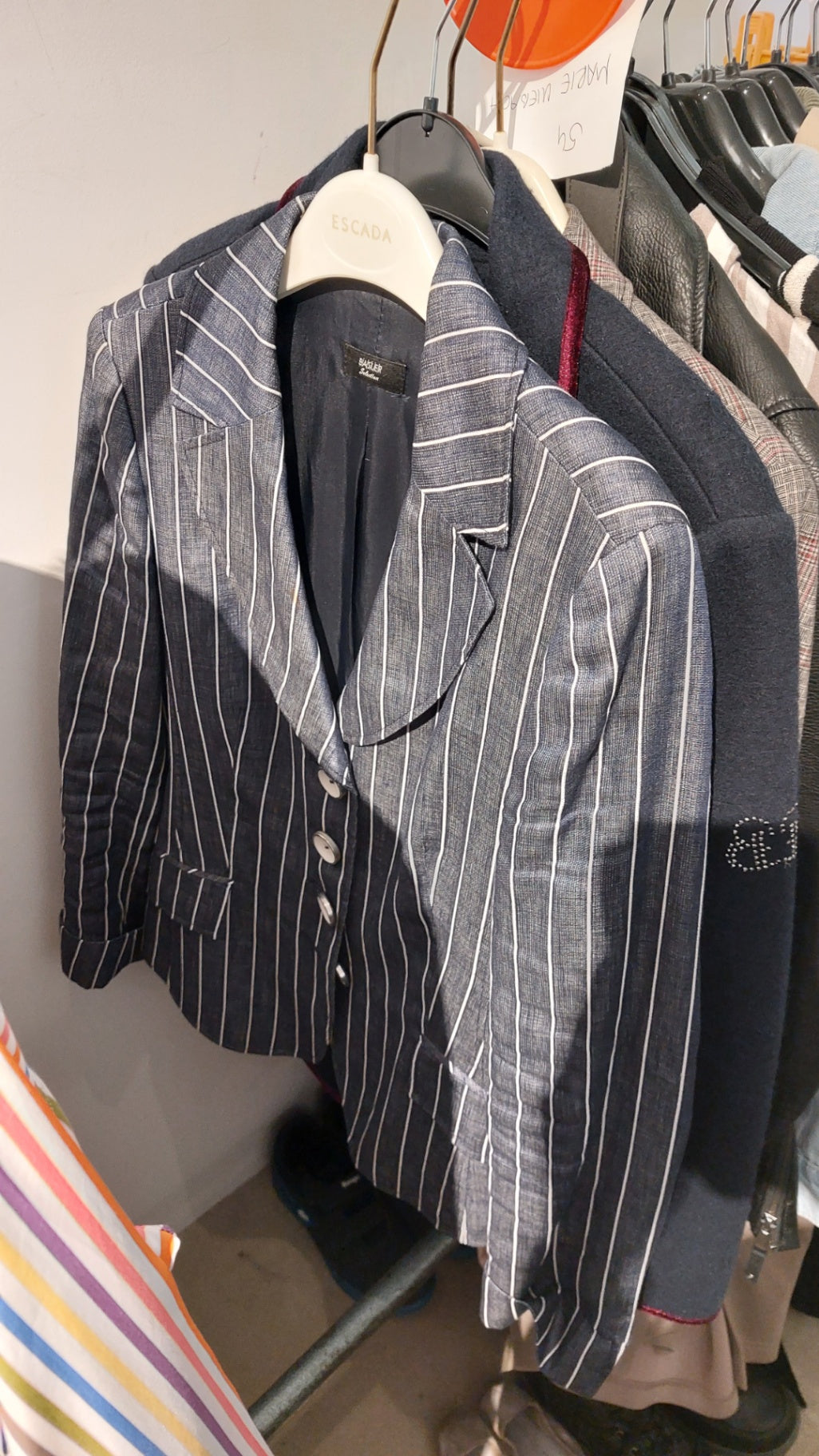 Basler Blazer Dunkelblau mit weißen Streifen