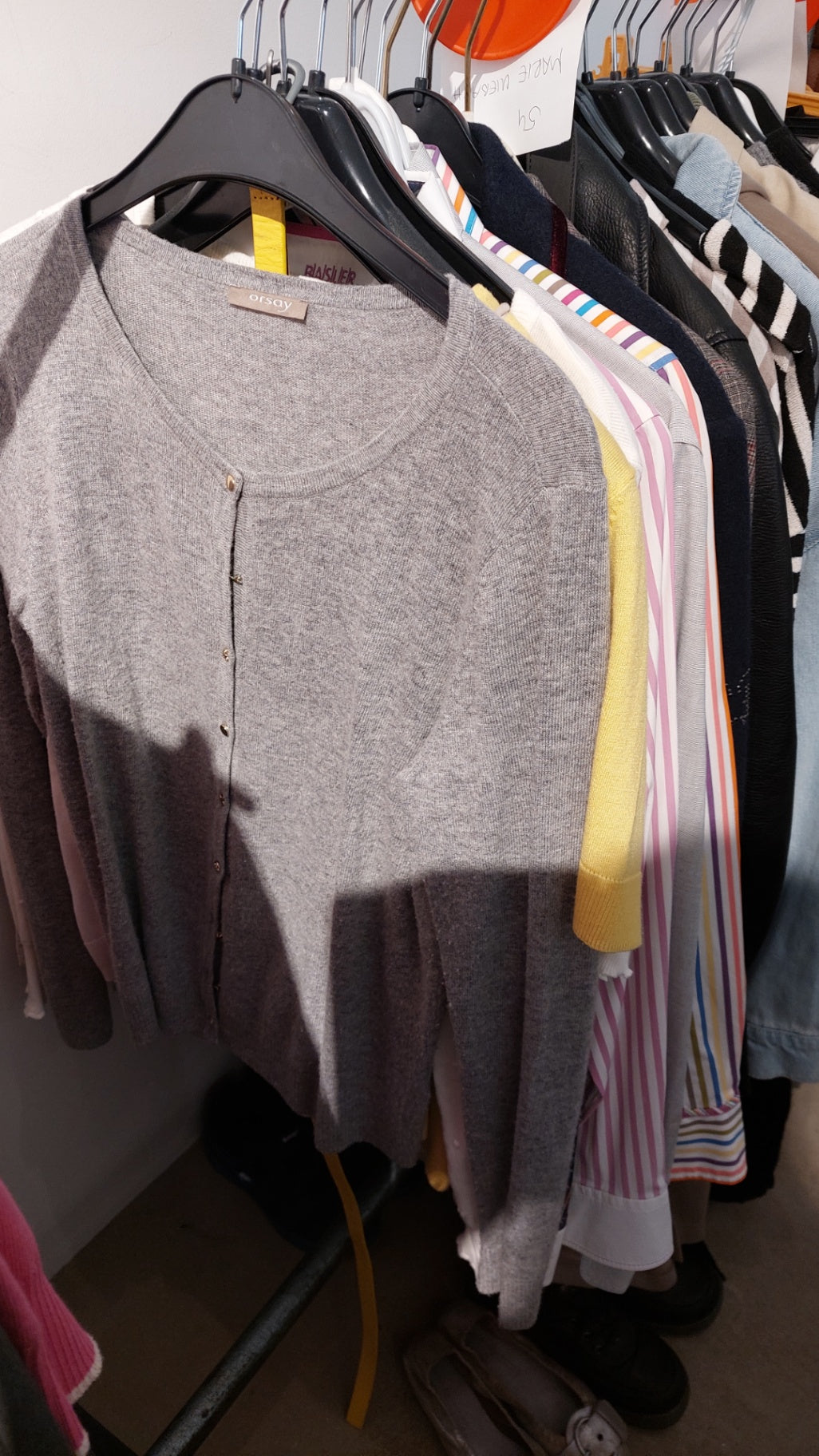 Orsay Strickjacke Grau