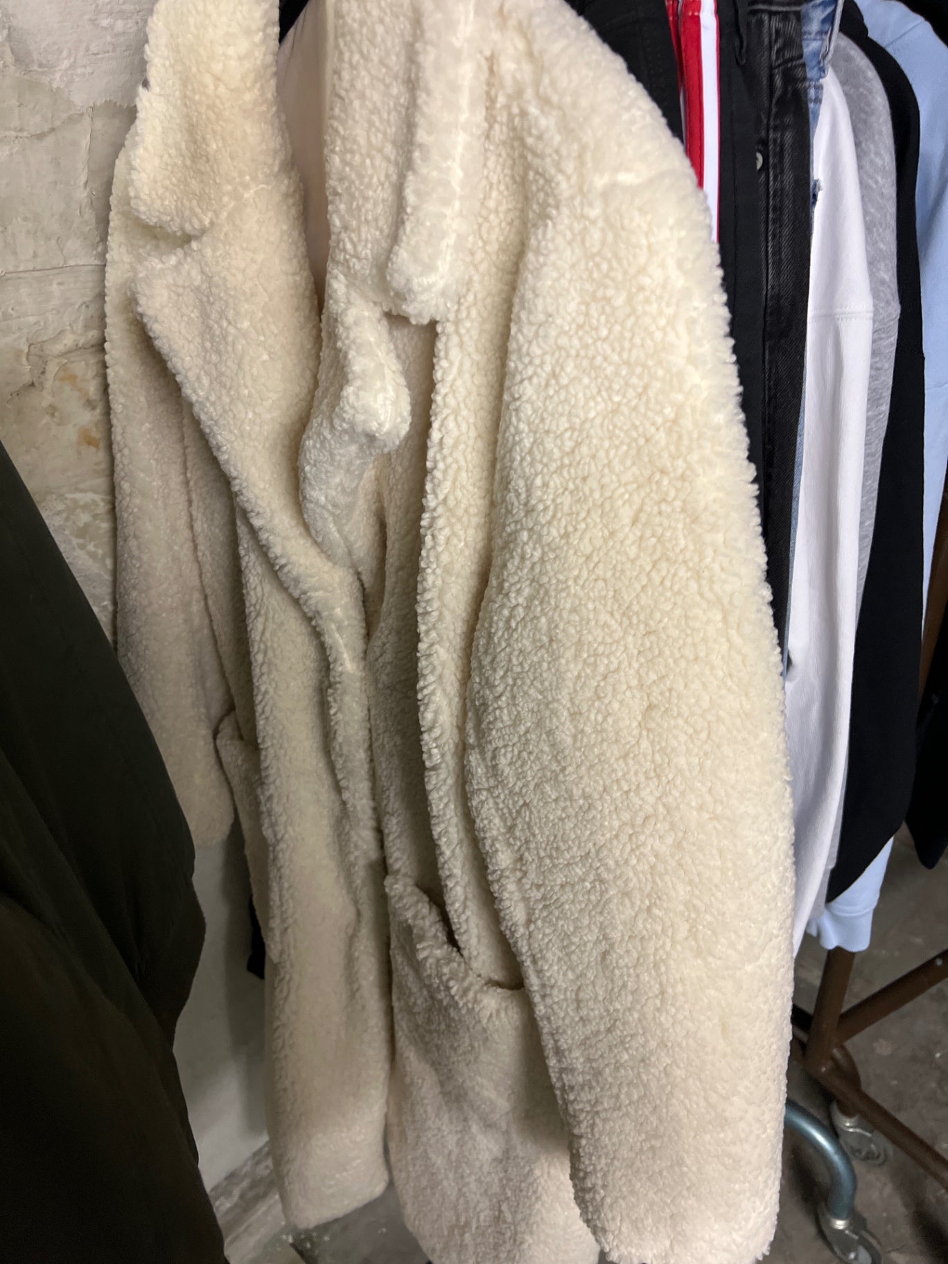 Manguun Mantel Creme