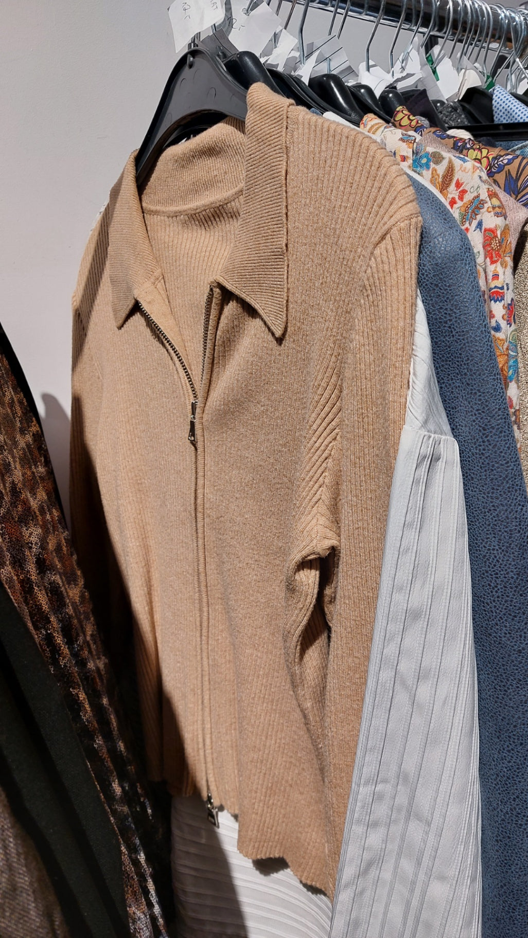 Modeschneiderin selbstgeschneidert UNIKAT Strickjacke Beige