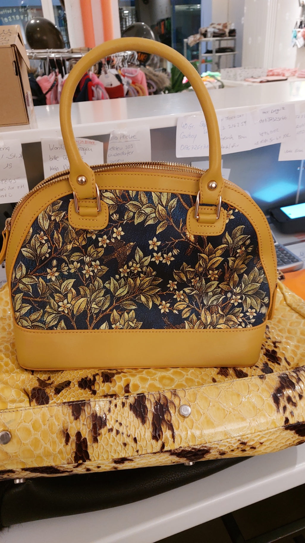 Seidenschatz Handtasche Gelb und Blau mit floralem Muster