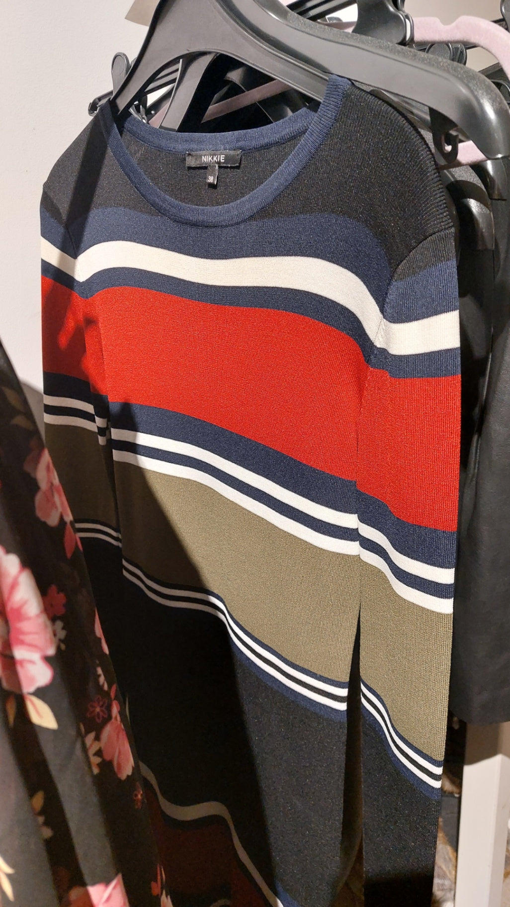NIKKIE Pullover Mehrfarbig