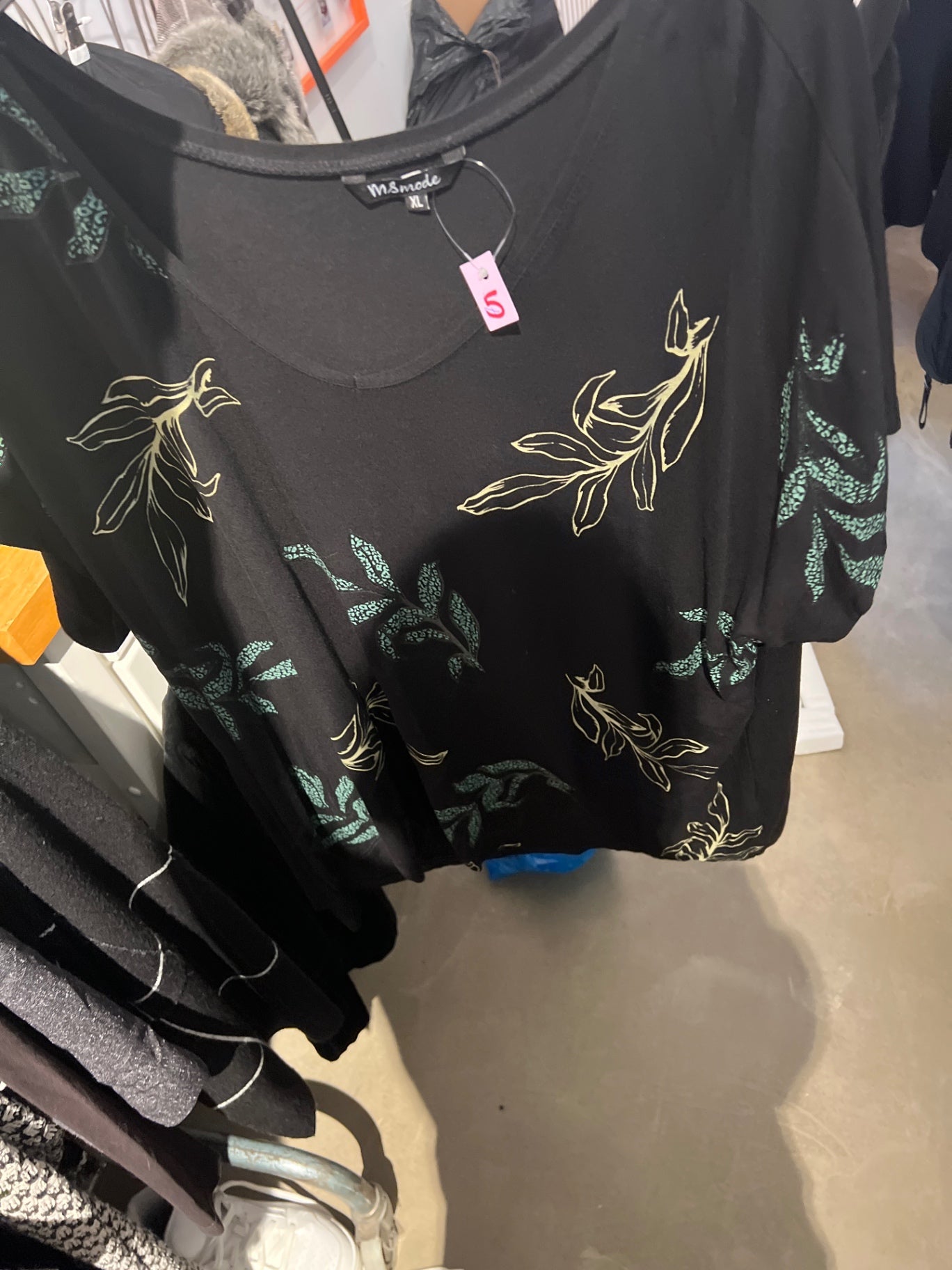 MS Mode Bluse Schwarz mit Blumenmuster