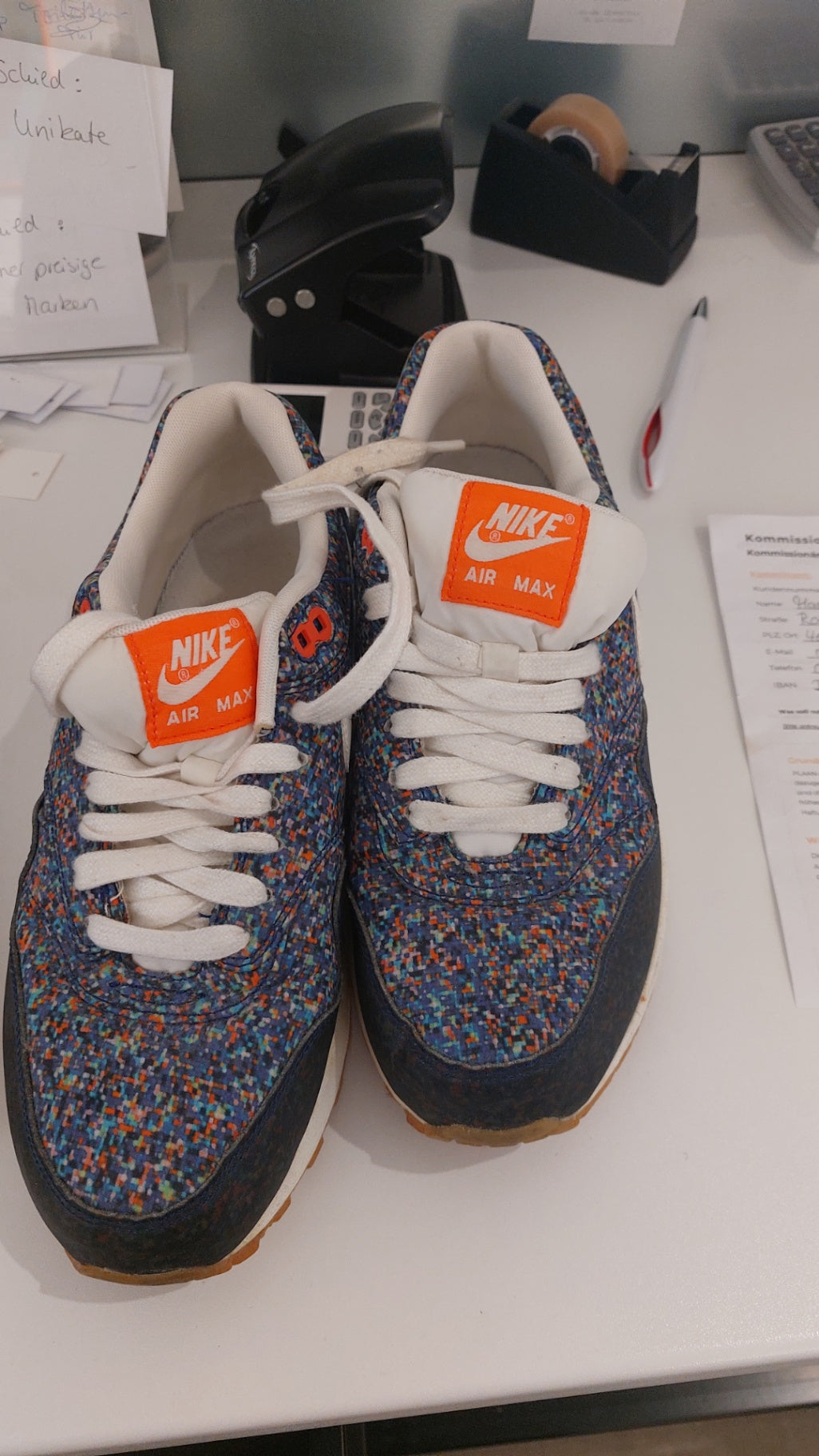 Nike Sneaker Bunt