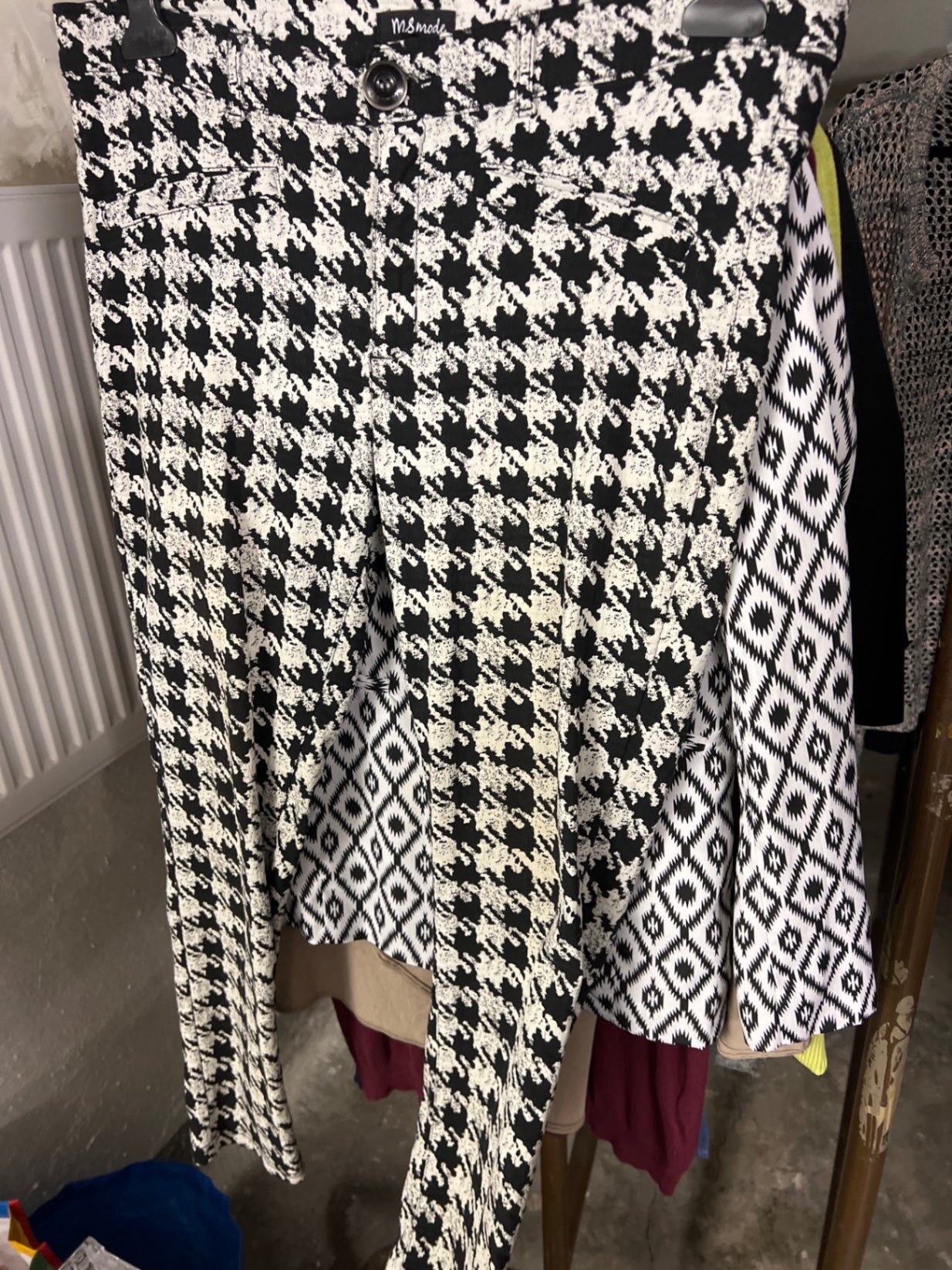 MS Mode Hose Schwarz-Weiß