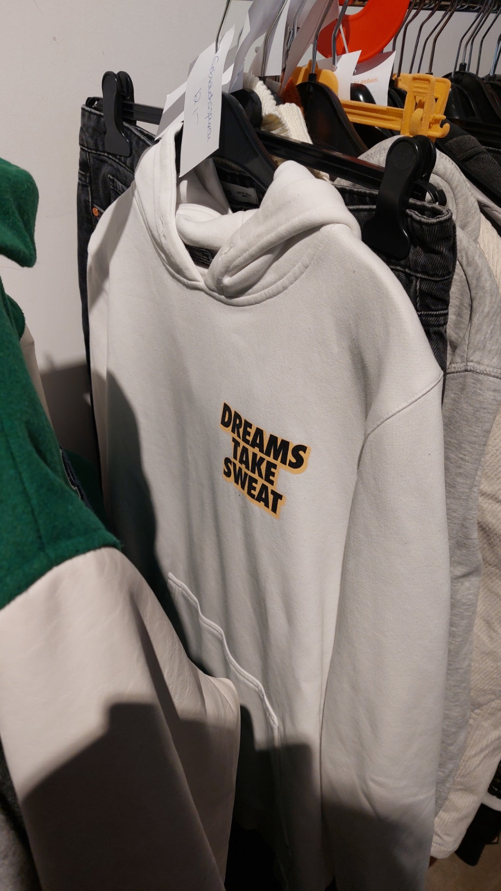 Mister Tee Hoodie Weiß mit Gebrauchsspuren
