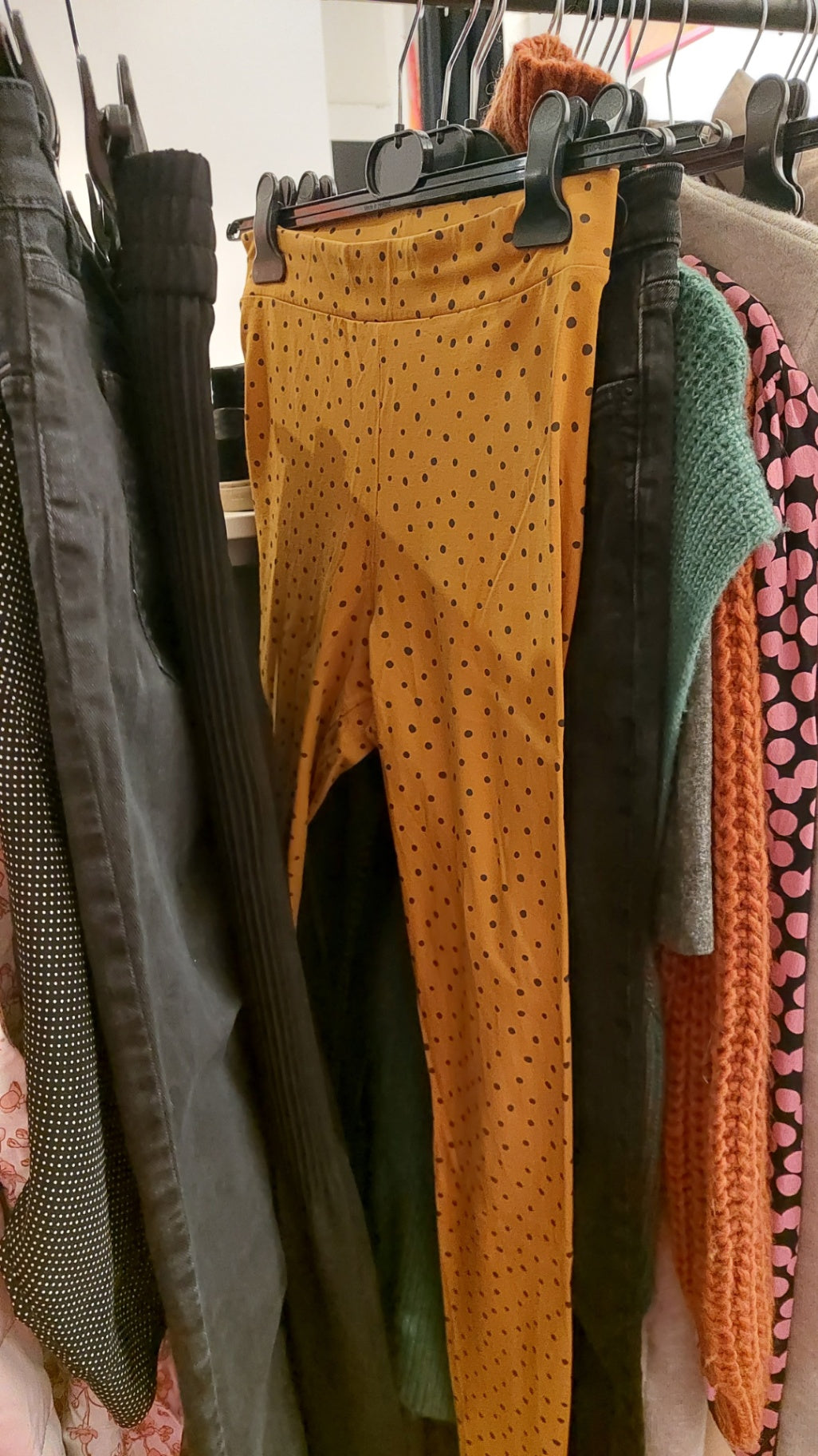 Monki Leggins Gelb mit schwarzen Punkten Größe: S
