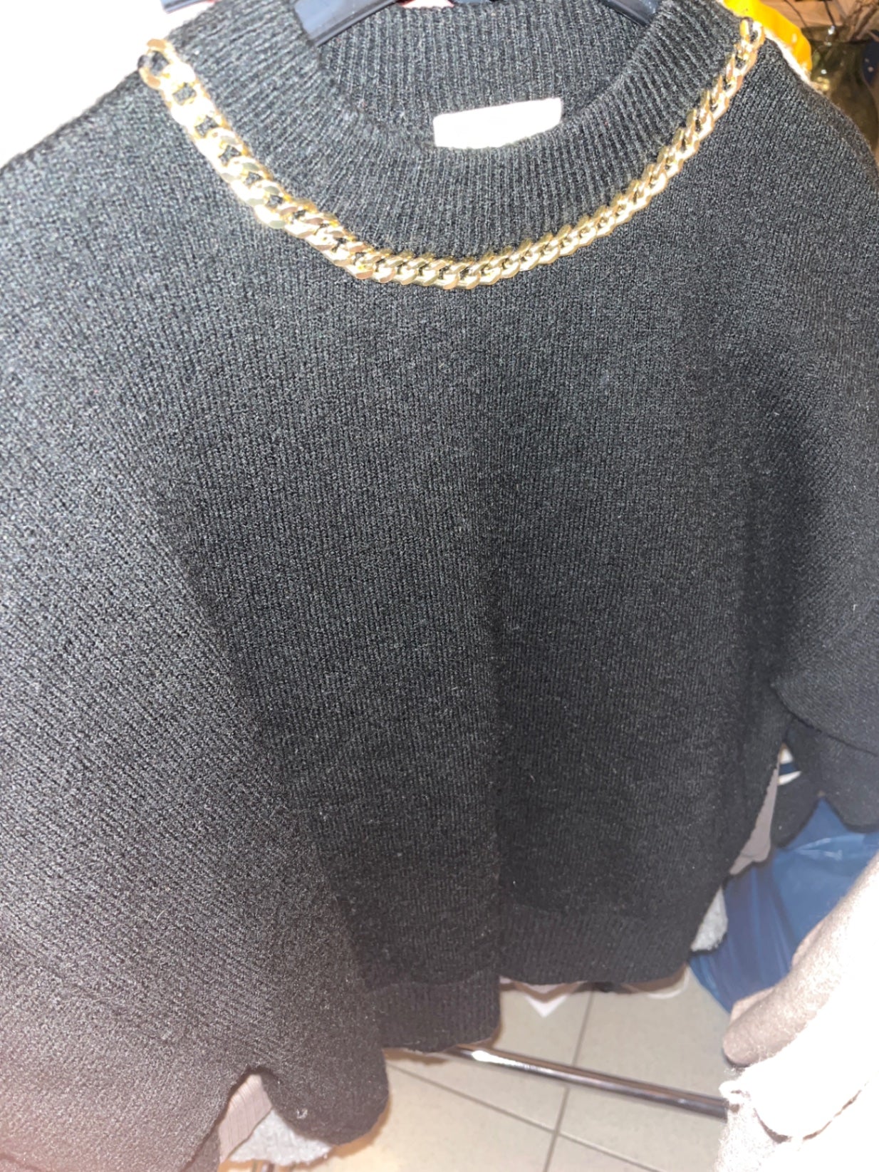 H&M Pullover Schwarz goldene Kette Größe: M