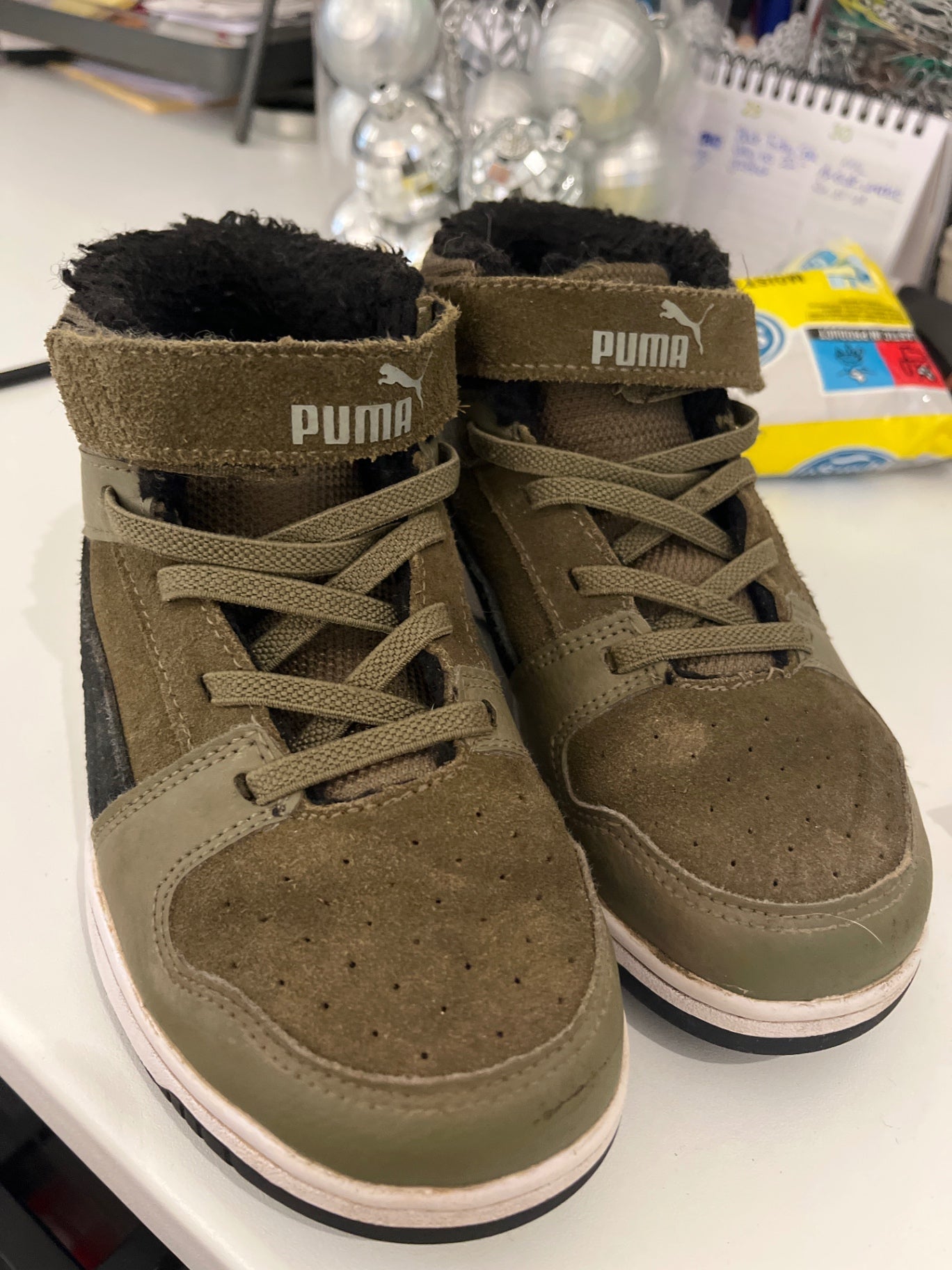 Puma Sneaker gefüttert Olivgrün Größe: 31